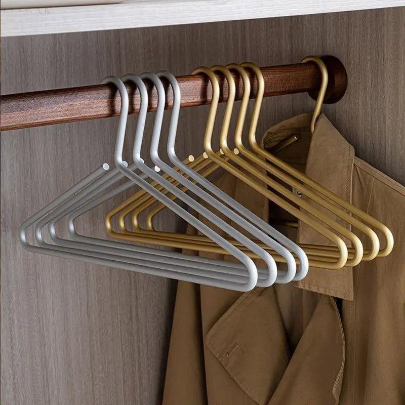 Kleiderbügel Metall Matt 5 Stück Gold Silber 42x20cm Schrank Garderobe Luxus Kleiderbügel Massiv Rutschfest Premium | Restfield