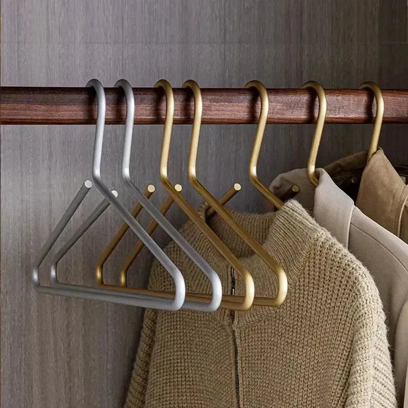 Kleiderbügel Metall Matt 5 Stück Gold Silber 42x20cm Schrank Garderobe Luxus Kleiderbügel Massiv Rutschfest Premium | Restfield