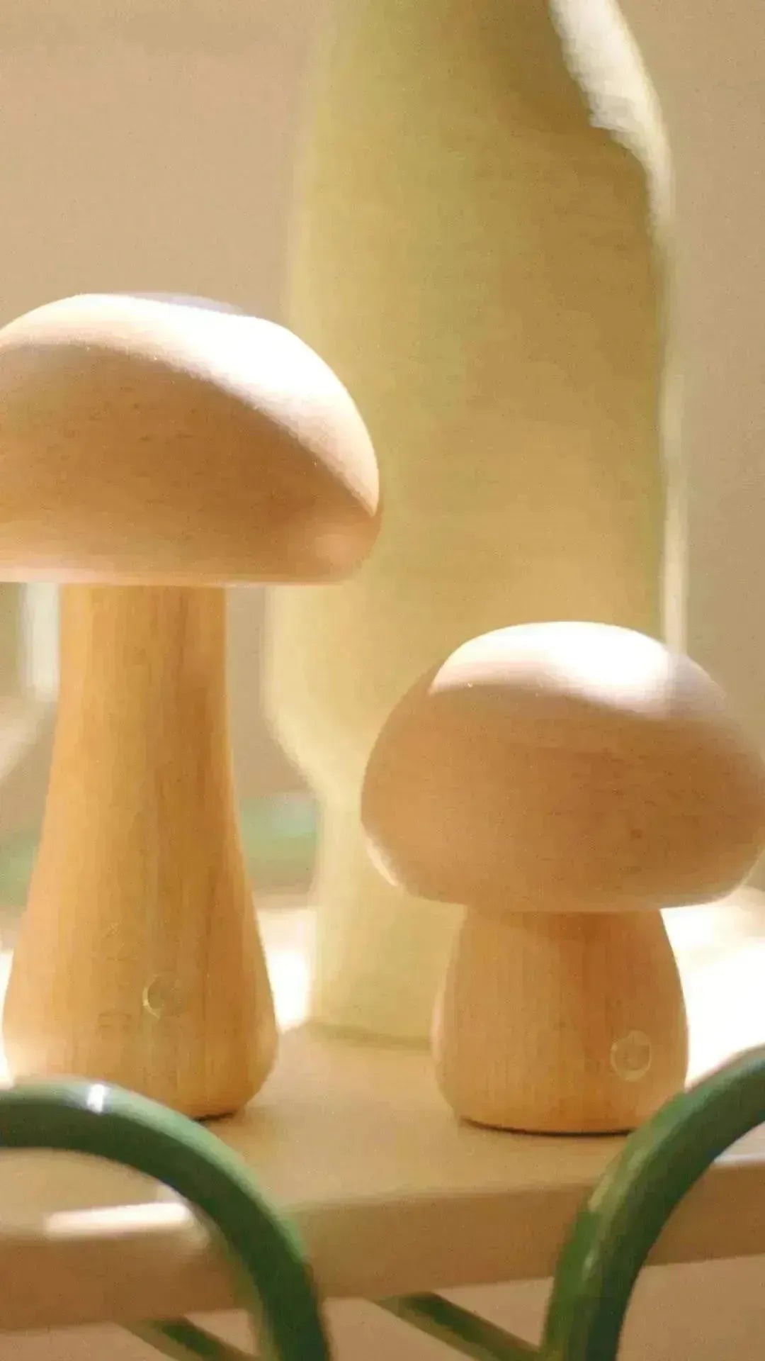 Lampe de table Bois Rechargeable Tactile Dimmable Champignon Organique Hêtre Noyer USB | Restfield