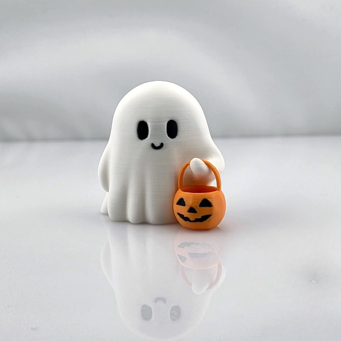 Halloween-Geisterfiguren-Set aus 3 Harzfiguren in Weiß - Herbsttischdekoration für ein festliches Zuhause | Sansoti