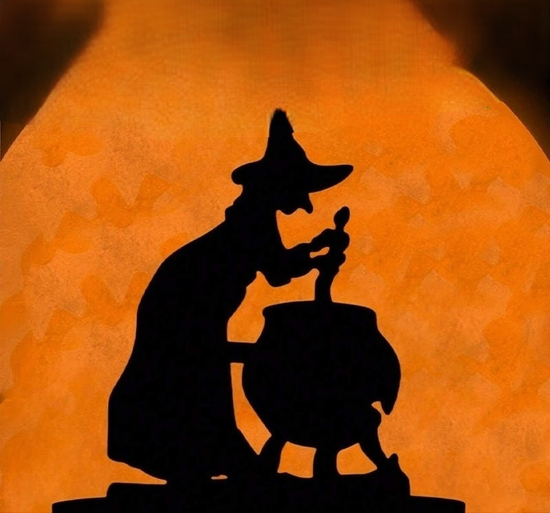 Hölzerne Halloween-Hexe mit schwarzer Katze, Stimmungsbild, dekoratives Tischobjekt, saisonale Herbstdekoration | Sansoti