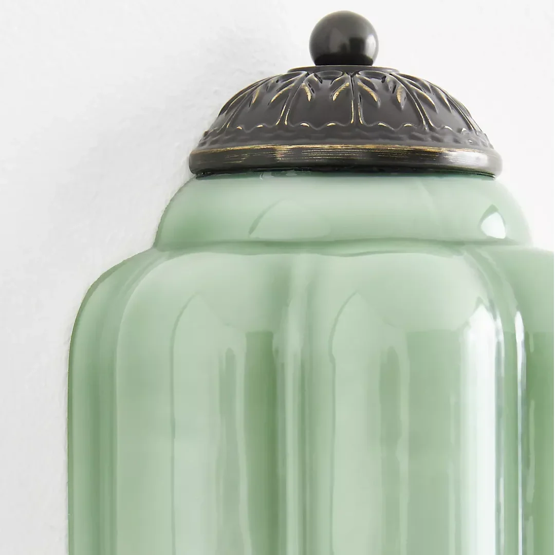 Vintage Wandlamp met Melkglazen Kap en Antieke Afwerking voor Sfeervolle Verlichting | Sansoti