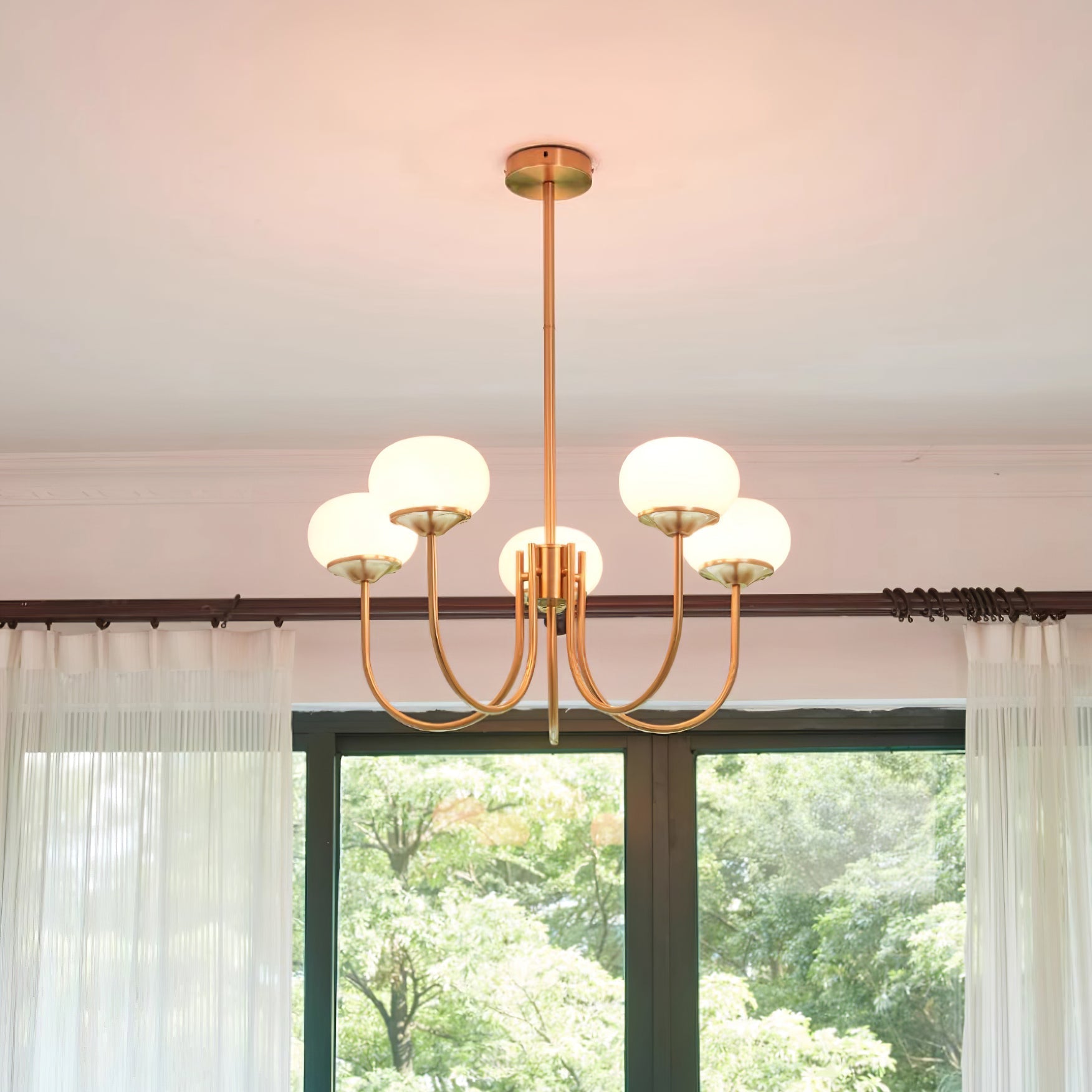 Lustre en Verre Avec Boules Roses, Blanches Ou Crème Et Cadre Doré Ou Chromé Lustre Design Moderne Avec 3 Ou 5 Points Lumineux Pour Salon Et Salle à Manger | Restfield