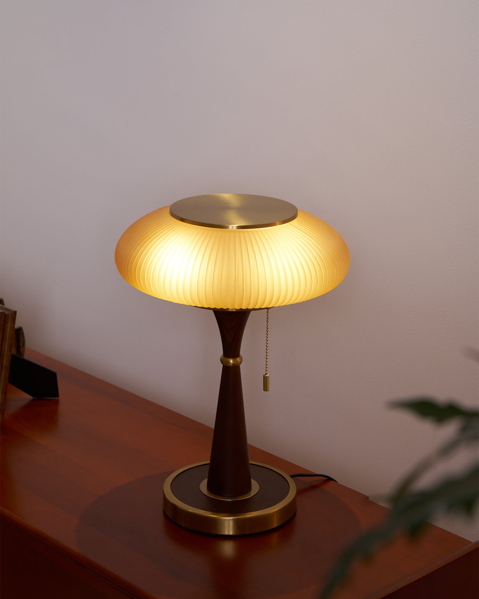 Tafellamp met Paddenstoelkap – Vintage Designverlichting voor Bureaus en Nachtkastjes | Sansoti