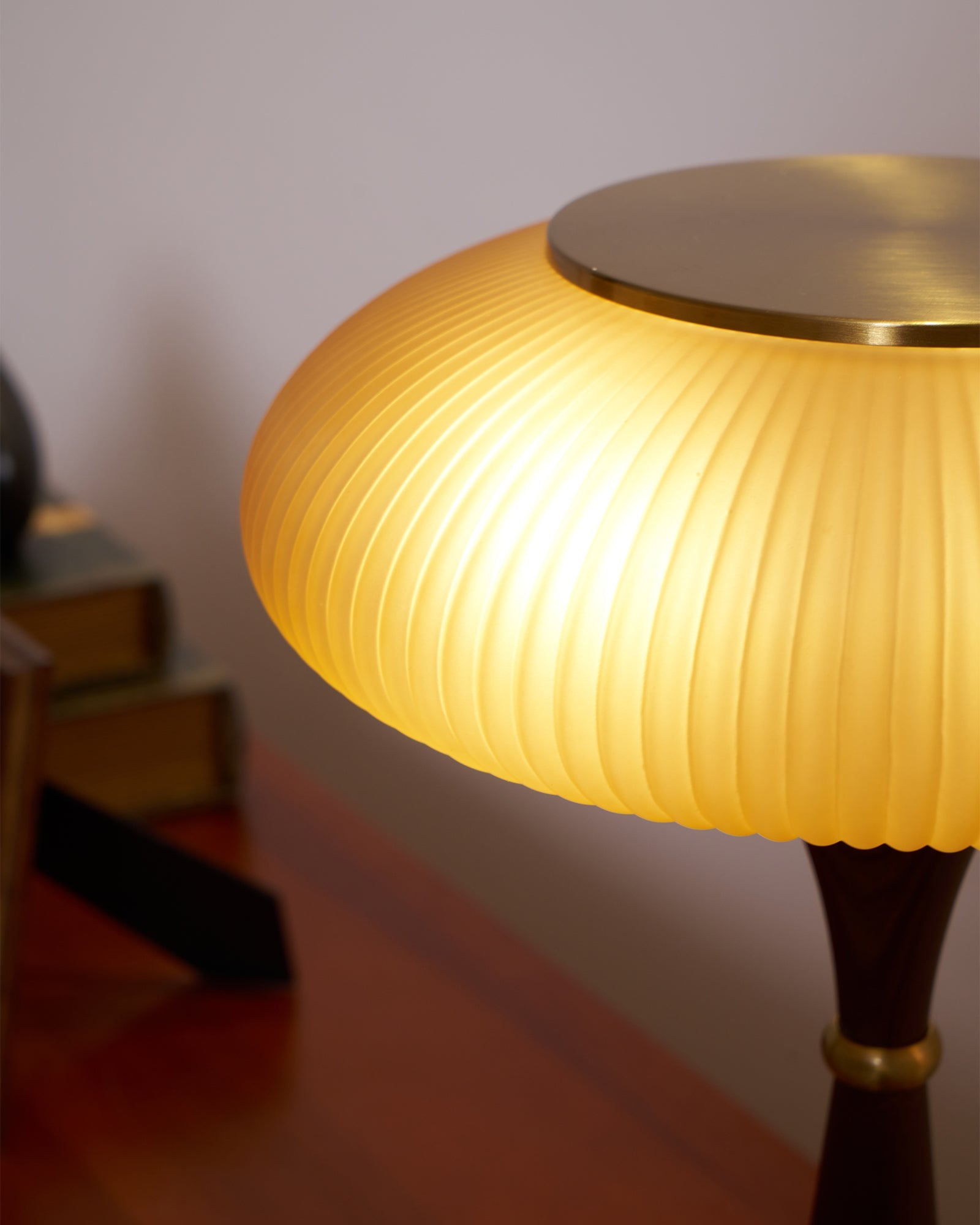 Tafellamp met Paddenstoelkap – Vintage Designverlichting voor Bureaus en Nachtkastjes | Sansoti