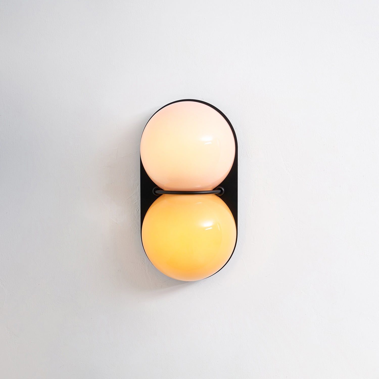 Moderne Dubbele Glazen Wandlamp – Speelse Verlichting met Gekleurde Glazen voor Slaapkamer & Kinderkamer | Sansoti