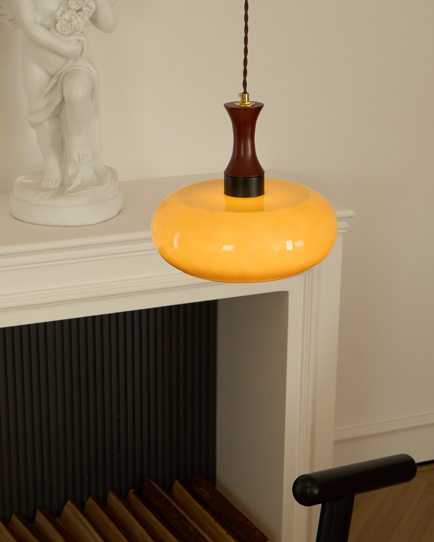 Amber glazen hanglamp – warme sfeerverlichting voor woonkamer en eetkamer | Sansoti