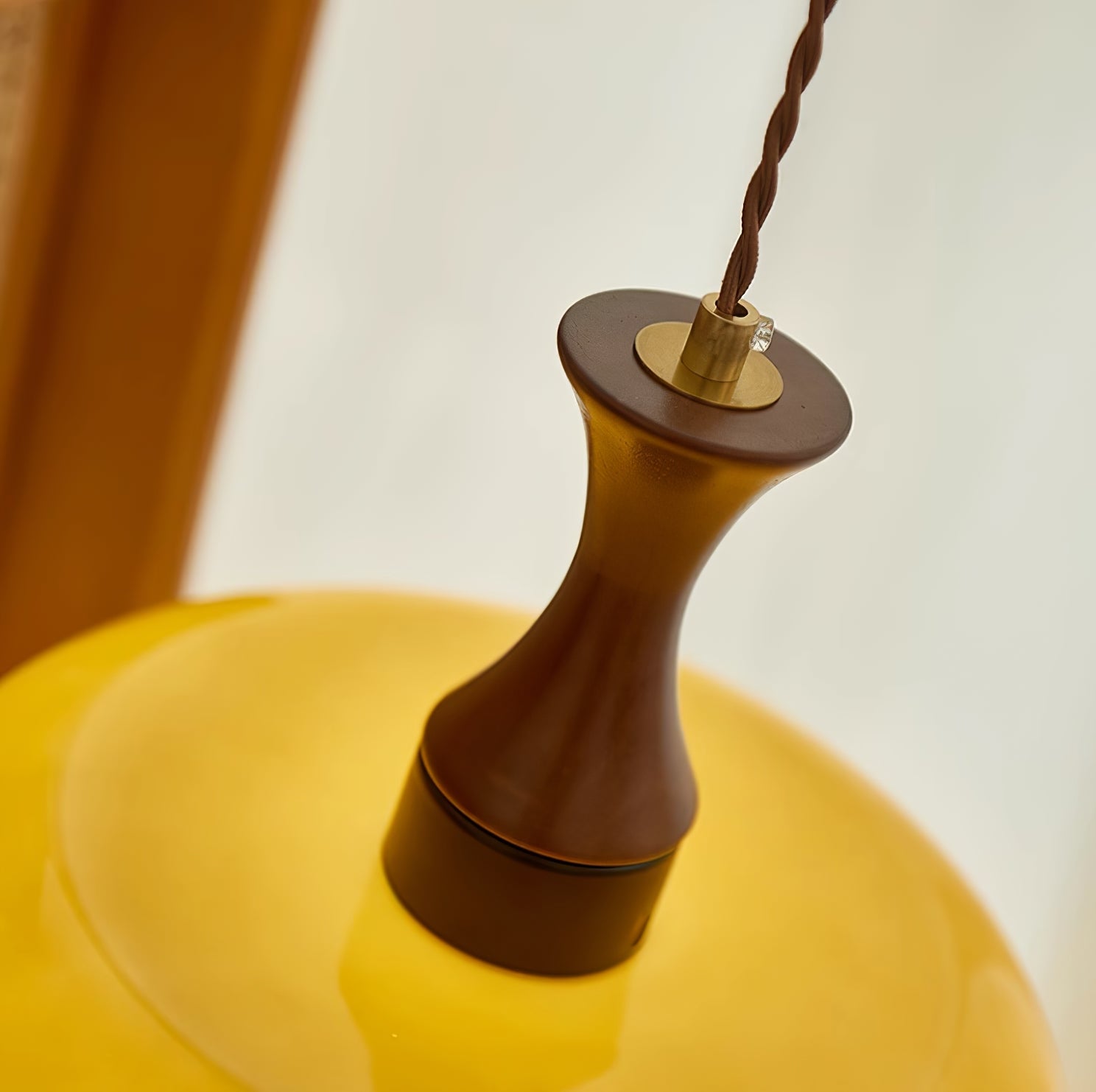 Amber glazen hanglamp – warme sfeerverlichting voor woonkamer en eetkamer | Sansoti
