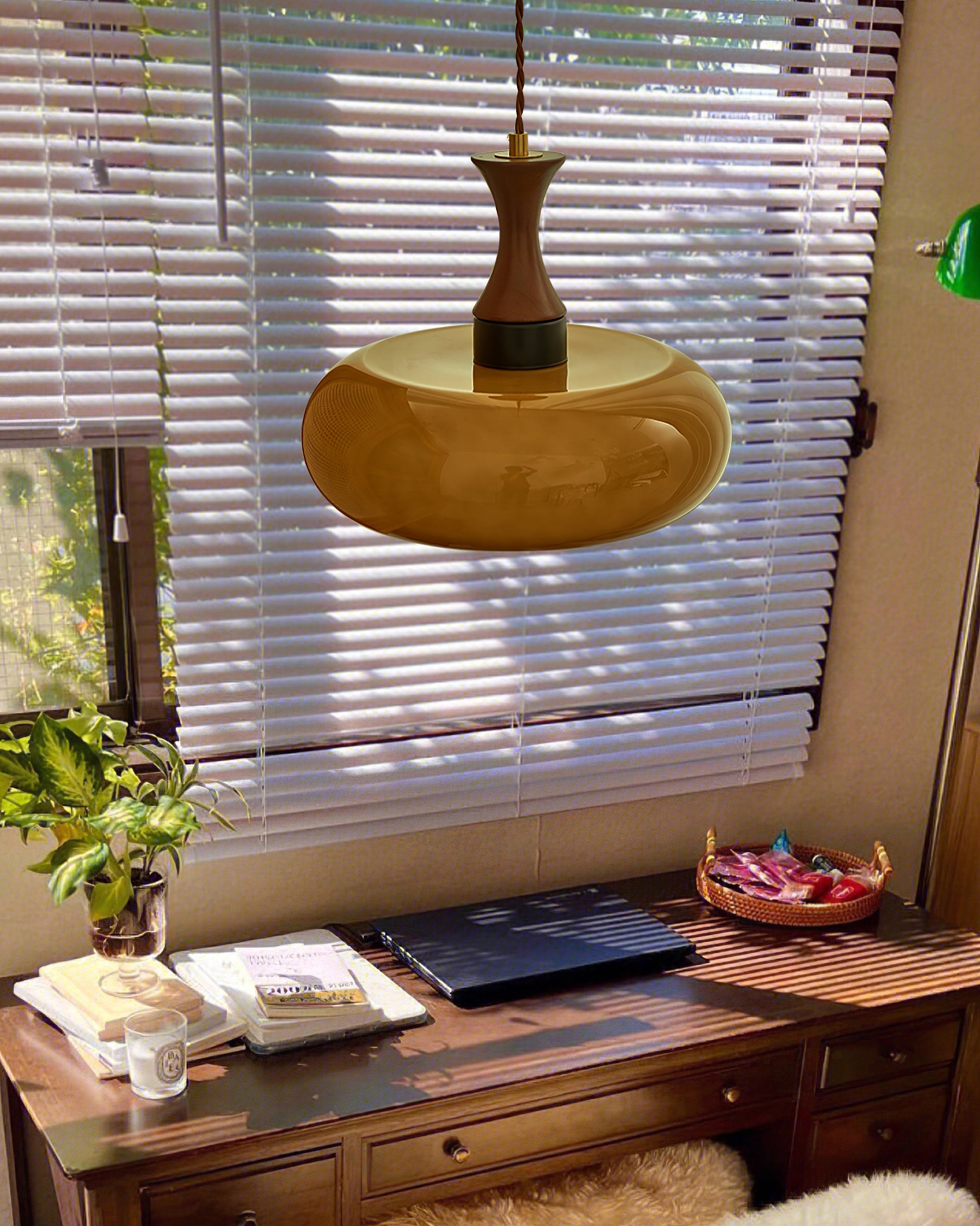 Amber glazen hanglamp – warme sfeerverlichting voor woonkamer en eetkamer | Sansoti