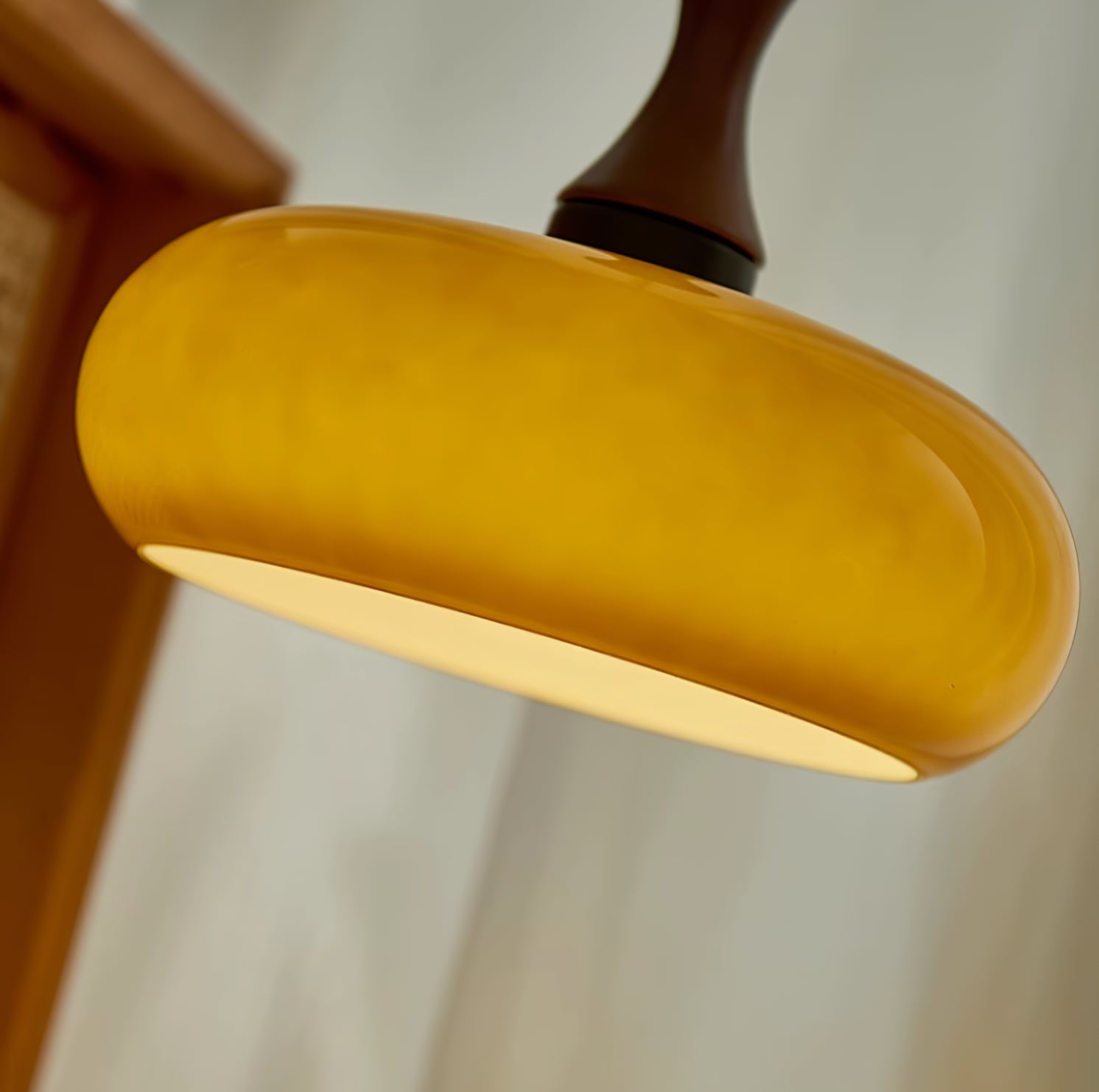 Amber glazen hanglamp – warme sfeerverlichting voor woonkamer en eetkamer | Sansoti
