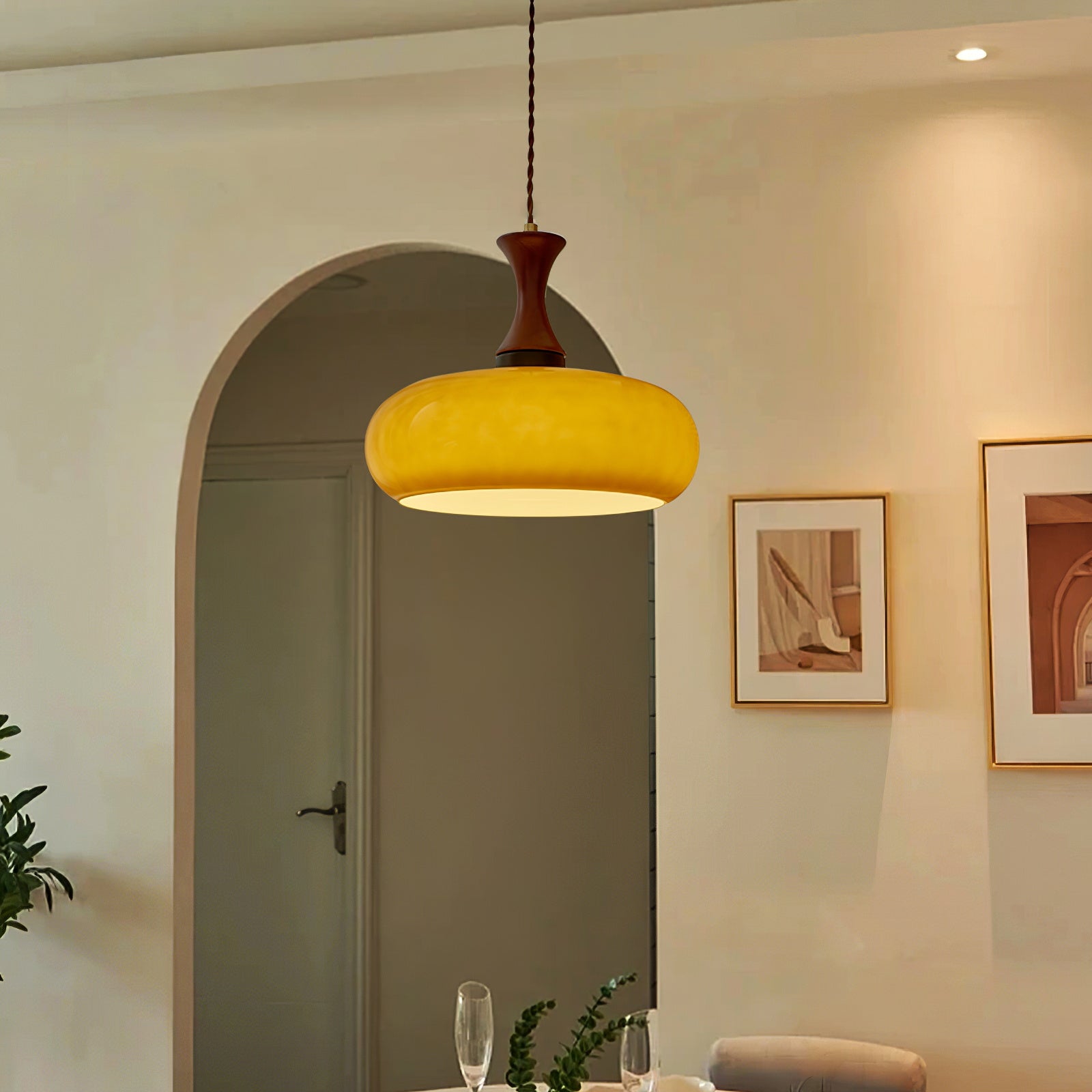 Amber glazen hanglamp – warme sfeerverlichting voor woonkamer en eetkamer | Sansoti