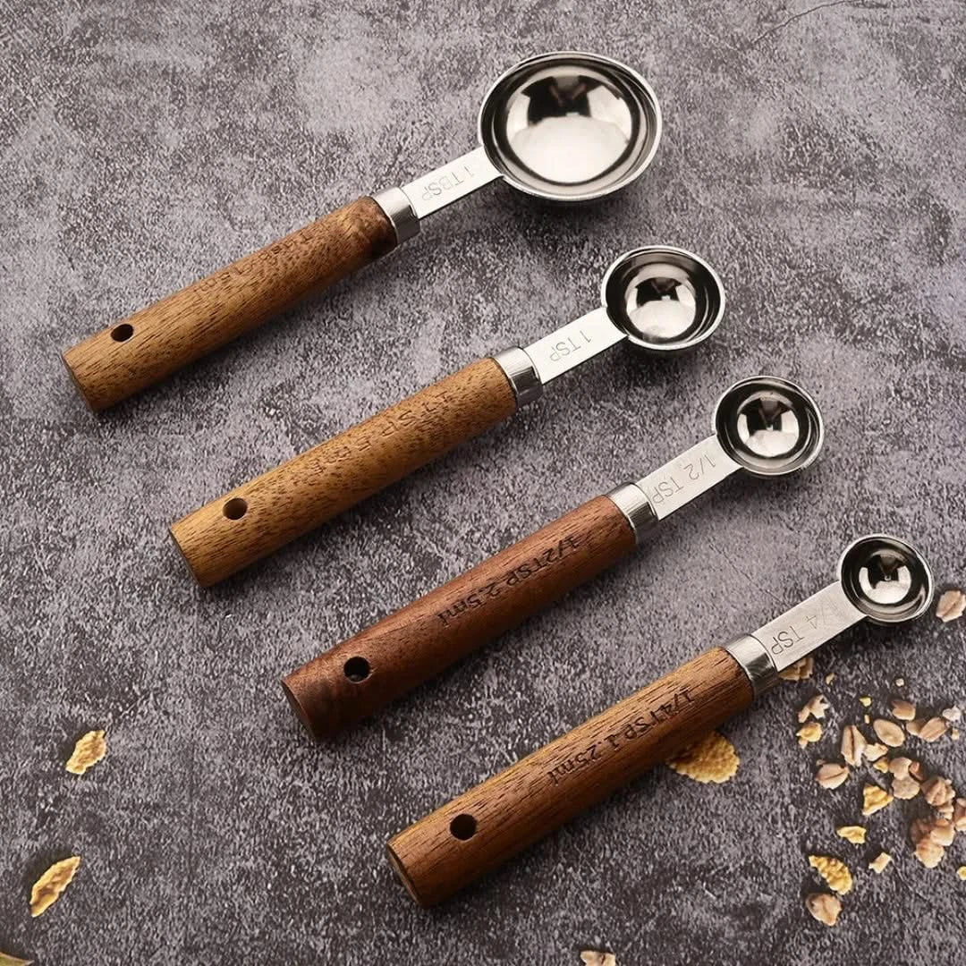 Messlöffel mit Holzgriff, 5-teiliges Set, Küchenlöffel aus Edelstahl zum Backen, Kochen und Abmessen, Premium | Sansoti