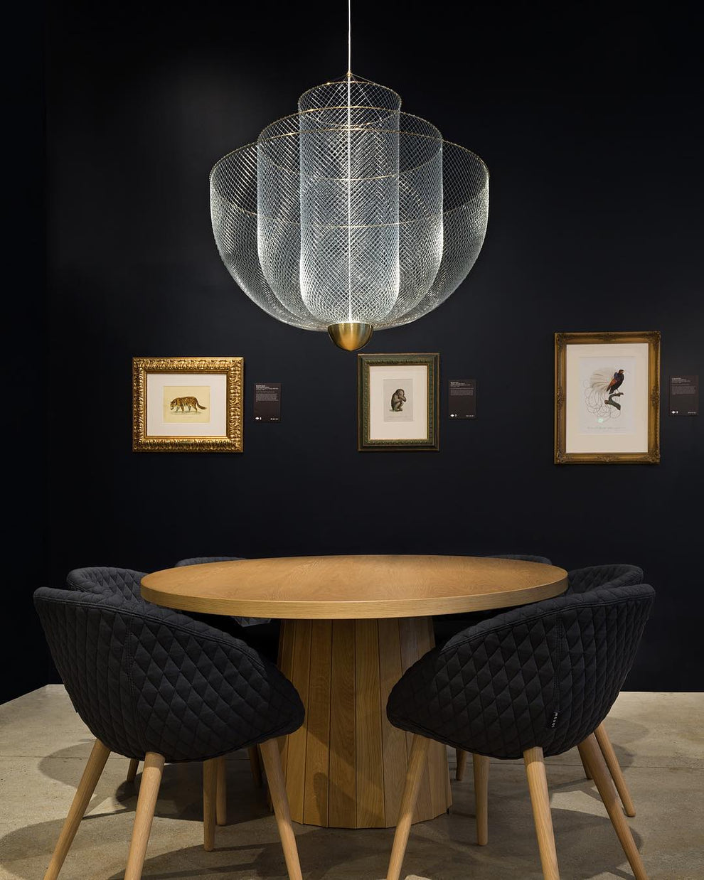Geometrische Metalen Kroonluchter met Geïntegreerde LED en Messing Accenten – Drie Gelaagde Designlamp | Sansoti