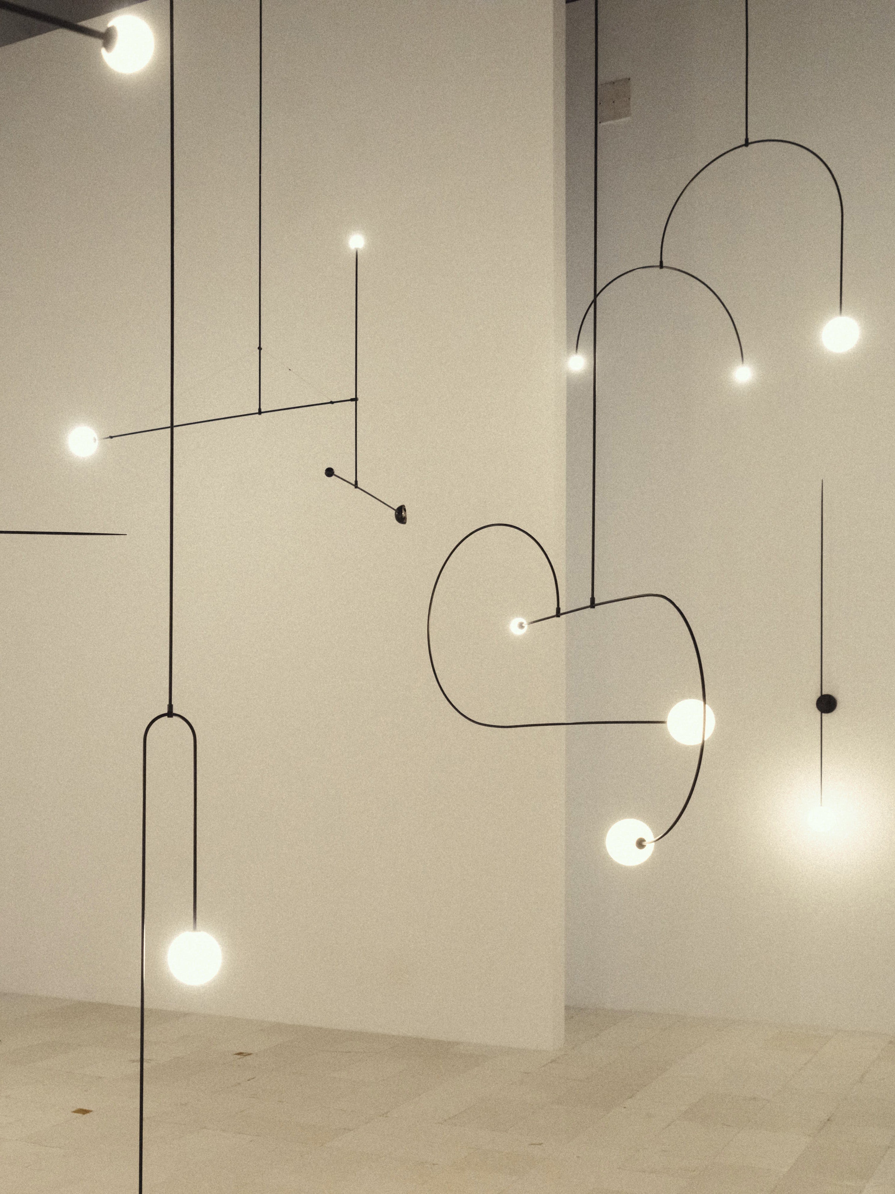 Mobiel Plafondlamp met Glazen Bollen – Modern Messing of Zwart Design – 9 Configuraties – G9 & G4 Fitting | Sansoti