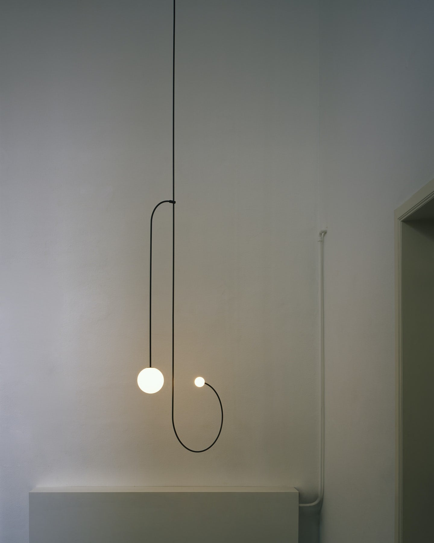 Mobiel Plafondlamp met Glazen Bollen – Modern Messing of Zwart Design – 9 Configuraties – G9 & G4 Fitting | Sansoti