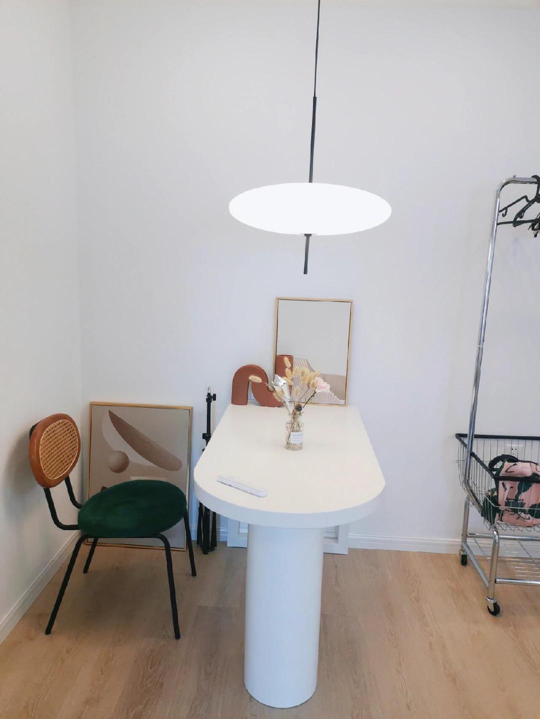 Opaalwitte Schijfhanglamp Elliptisch Design Glas-Effect Polymeer 3-4 Lichtpunten E26/E27 Moderne Designlamp Scandinavische Stijl Zwart of Wit Scandinavisch Interieur | Sansoti