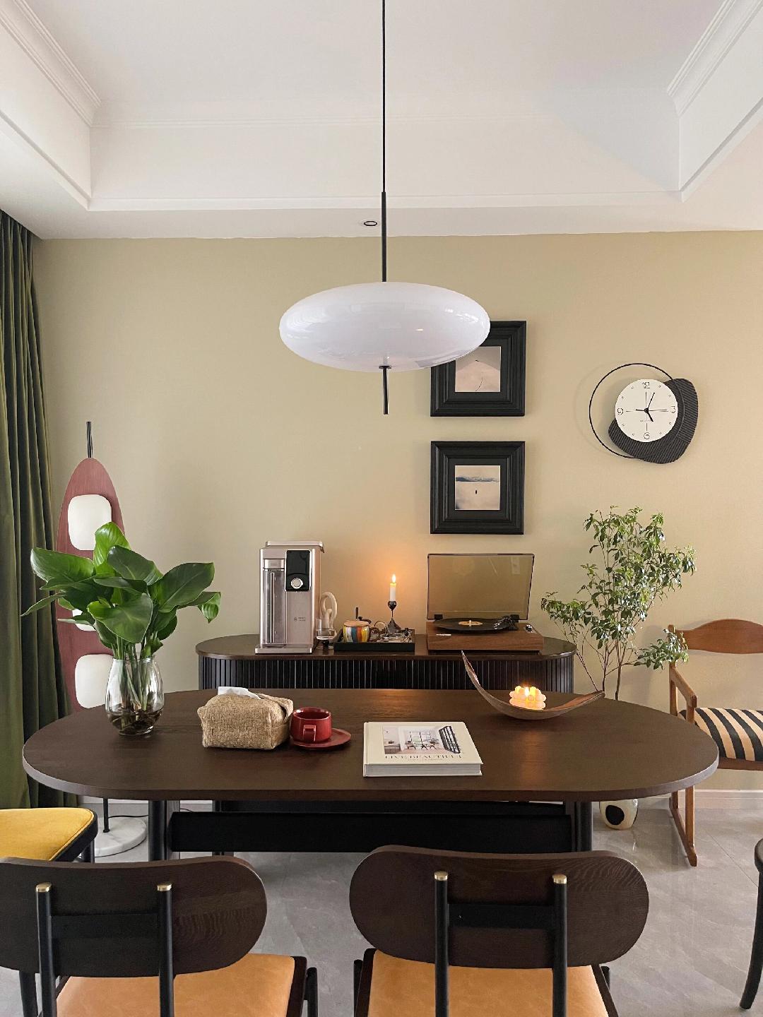 Opaalwitte Schijfhanglamp Elliptisch Design Glas-Effect Polymeer 3-4 Lichtpunten E26/E27 Moderne Designlamp Scandinavische Stijl Zwart of Wit Scandinavisch Interieur | Sansoti