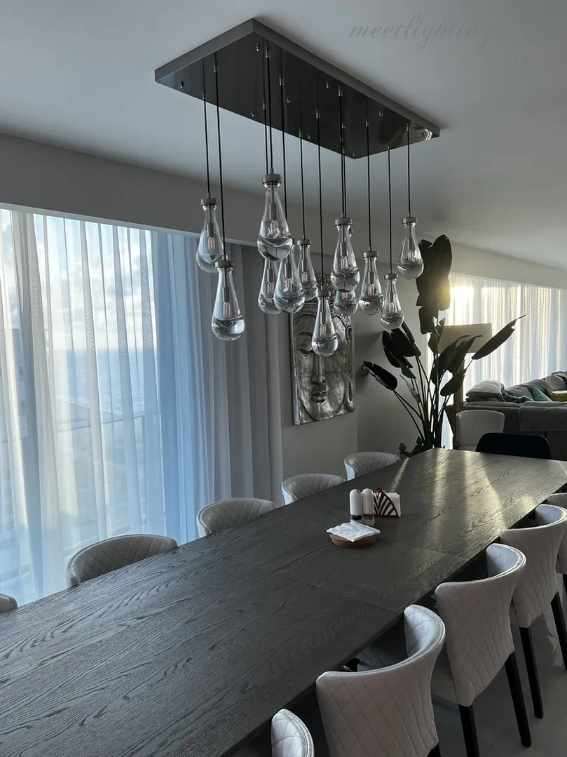 Rechthoekige Kroonluchter met Druppelvormige Glazen Hangers Messing Zwart Nikkel voor Eetkamer en Woonkamer | Sansoti