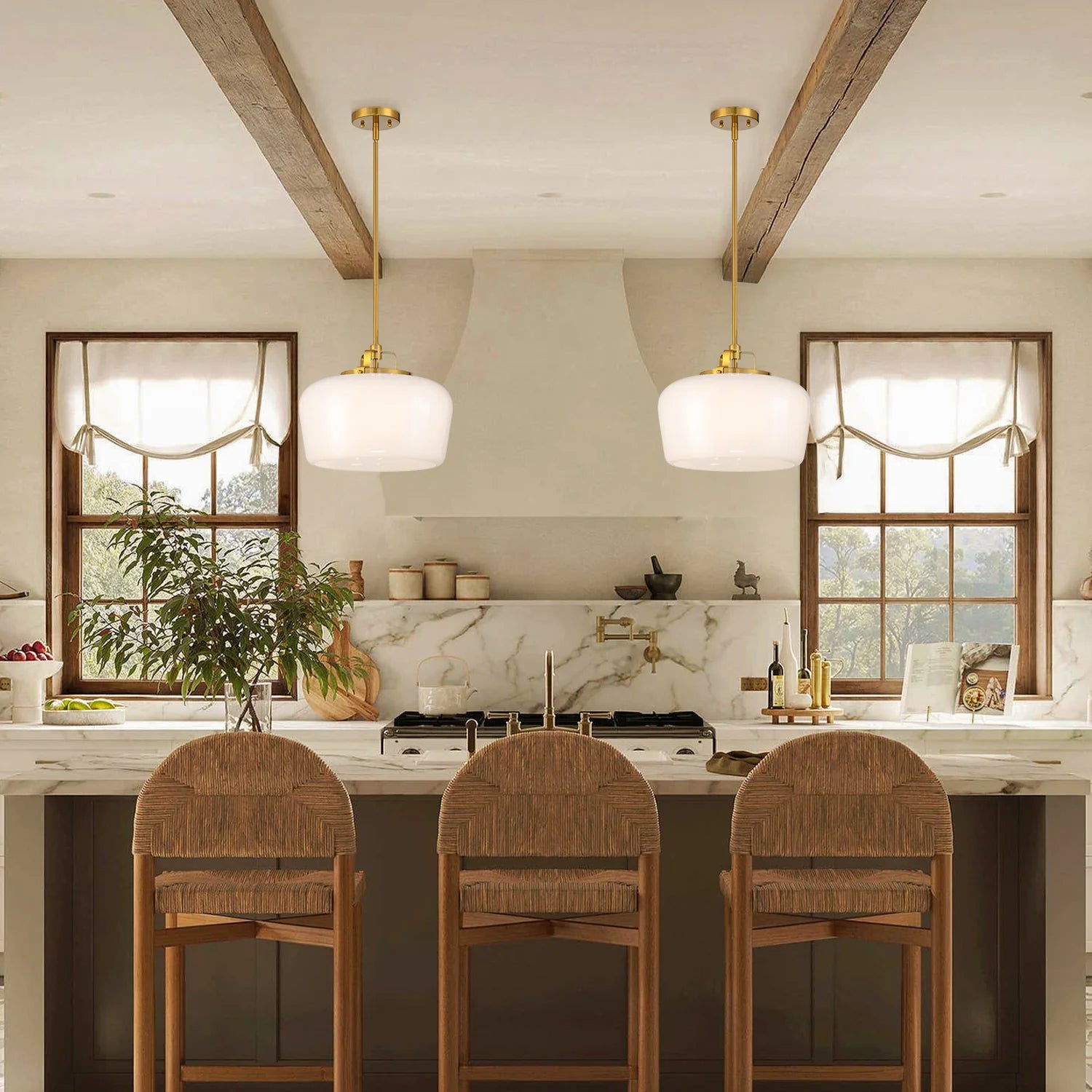 Hanglamp met Opaal Wit Glazen Kap en Antique Brass Fitting – 3-Lichts Hangverlichting voor Keukeneiland Eetkamer Woonkamer Scandinavisch Interieur | Sansoti