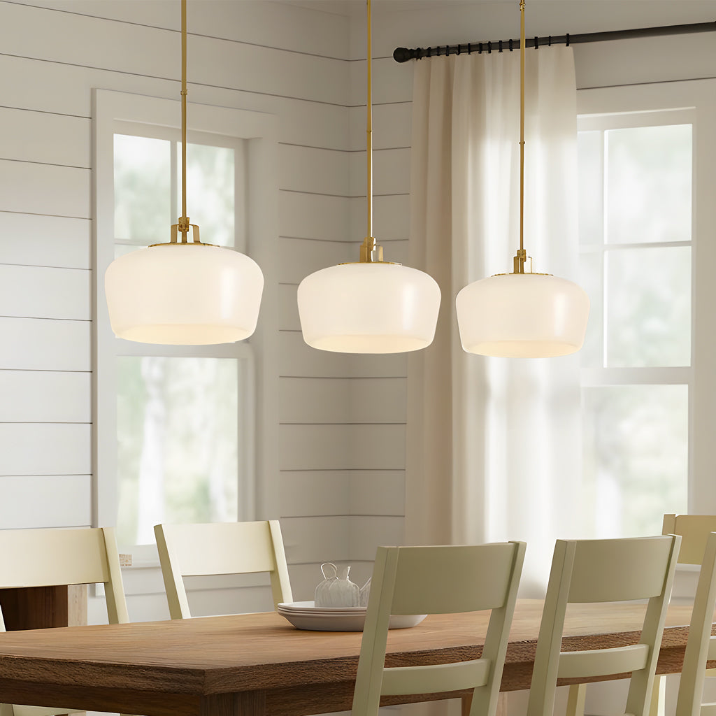 Hanglamp met Opaal Wit Glazen Kap en Antique Brass Fitting – 3-Lichts Hangverlichting voor Keukeneiland Eetkamer Woonkamer Scandinavisch Interieur | Sansoti