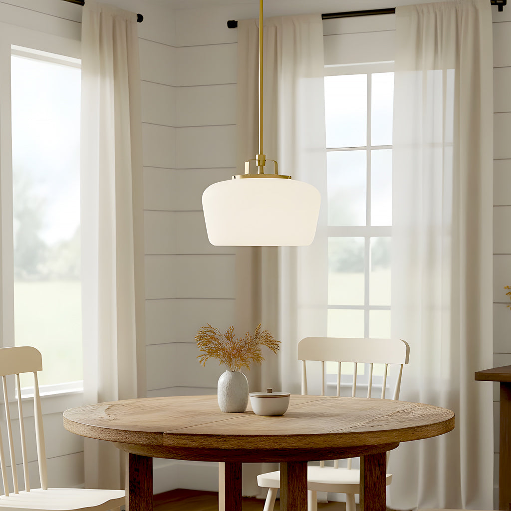 Hanglamp met Opaal Wit Glazen Kap en Antique Brass Fitting – 3-Lichts Hangverlichting voor Keukeneiland Eetkamer Woonkamer Scandinavisch Interieur | Sansoti