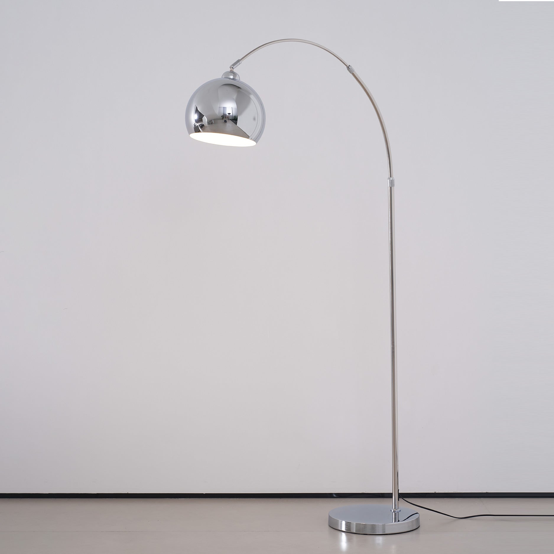 Verstelbare Vloerlamp Metaal Zwart Chroom Wit Telescopische Arm Leeslamp Modern Design | Sansoti
