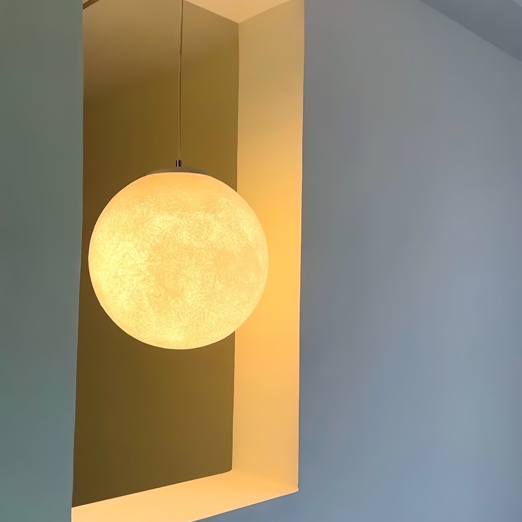 Maan Hanglamp – Realistische Textuur – 8 Maten Beschikbaar – Romantische Maanbol voor Slaapkamer Eetkamer Kinderkamer – Dimbaar Warm Licht – Schuine Plafondadapter Inbegrepen | Sansoti