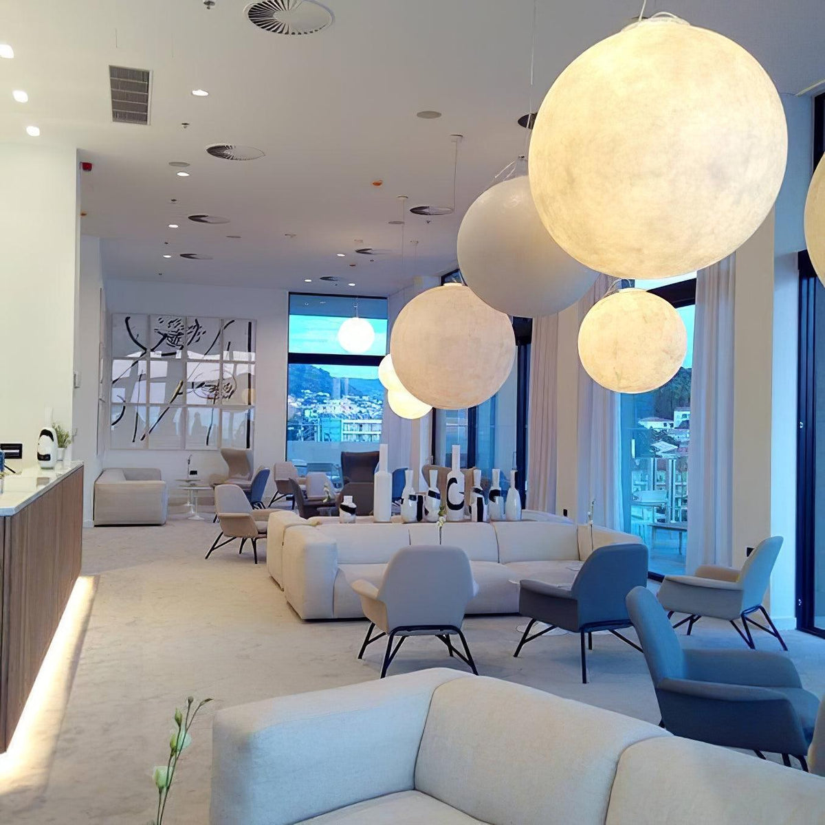 Hanging Moon Lamp, Spherical White Design, Adjustable 25-100cm, Ambient Lighting, Modern Living Room Décor | Sansoti
