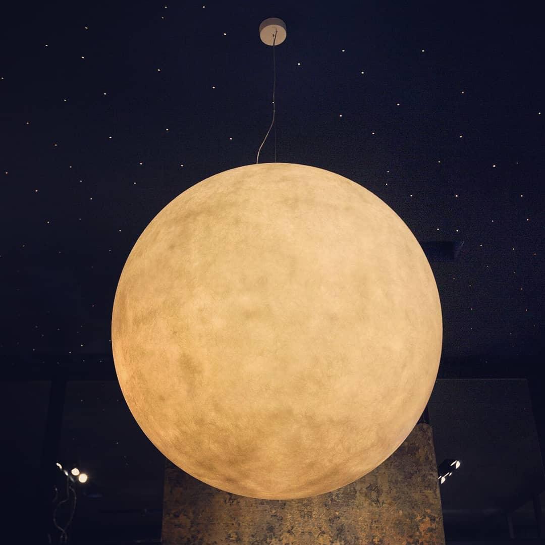 Hanging Moon Lamp, Spherical White Design, Adjustable 25-100cm, Ambient Lighting, Modern Living Room Décor | Sansoti