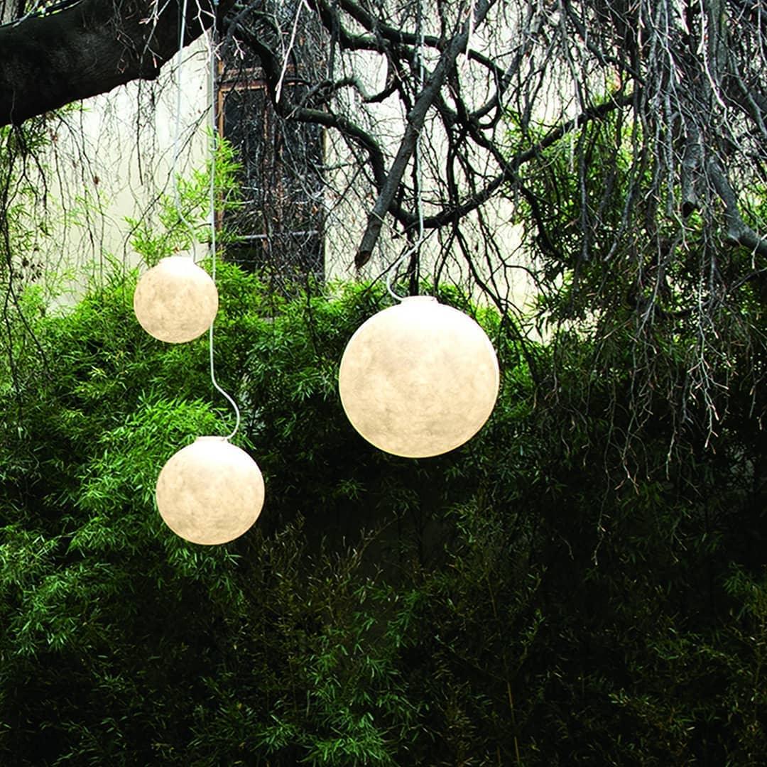 Hanging Moon Lamp, Spherical White Design, Adjustable 25-100cm, Ambient Lighting, Modern Living Room Décor | Sansoti