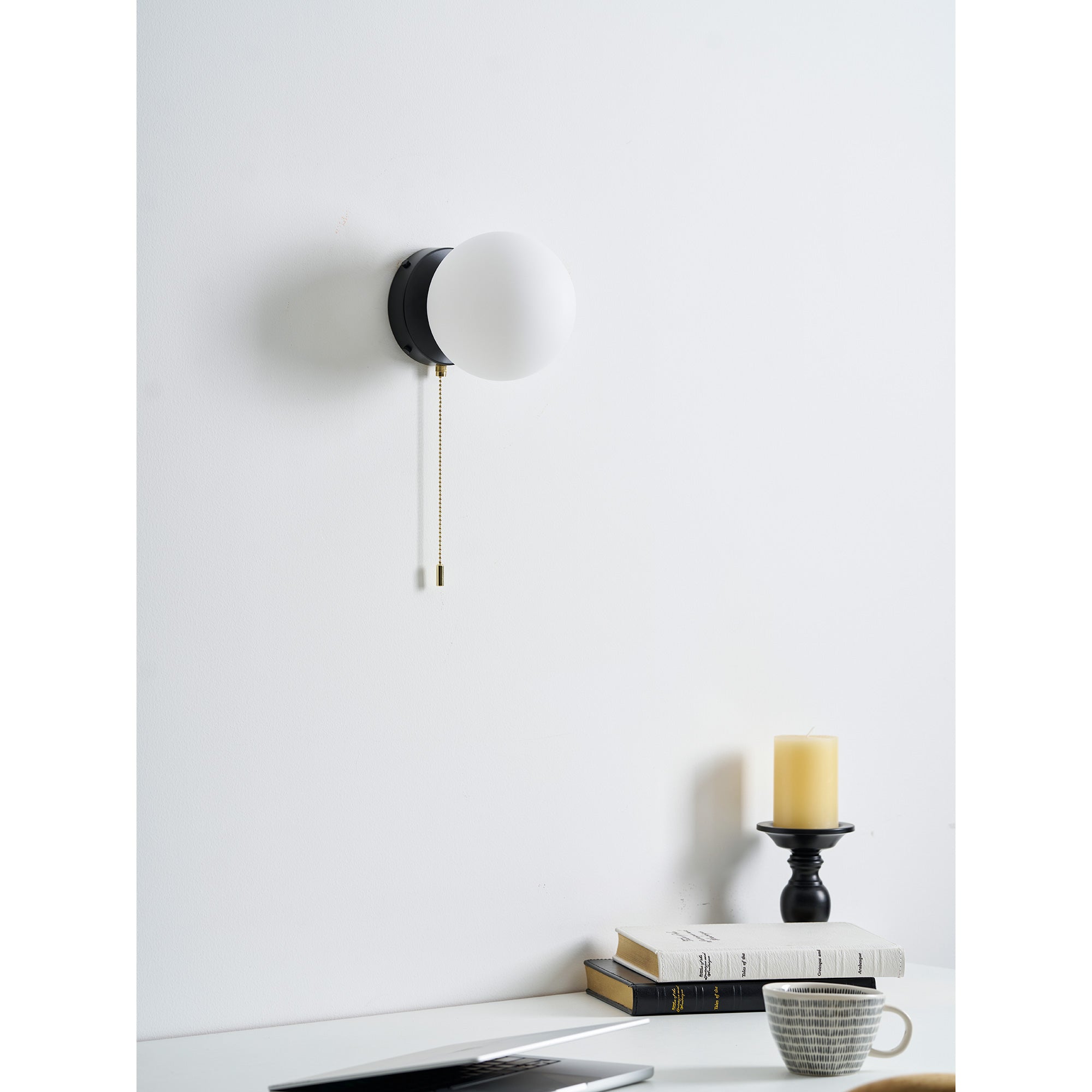 Glazen Wandlamp Scandinavisch Design met Ronde Bolkap Wit Glas G9 Fitting Compact & Modern Sfeervol voor Slaapkamer Hal | Sansoti
