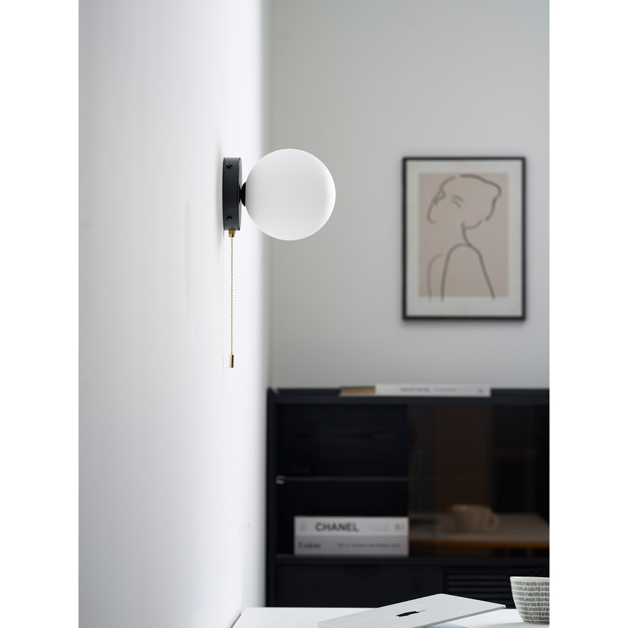 Glazen Wandlamp Scandinavisch Design met Ronde Bolkap Wit Glas G9 Fitting Compact & Modern Sfeervol voor Slaapkamer Hal | Sansoti