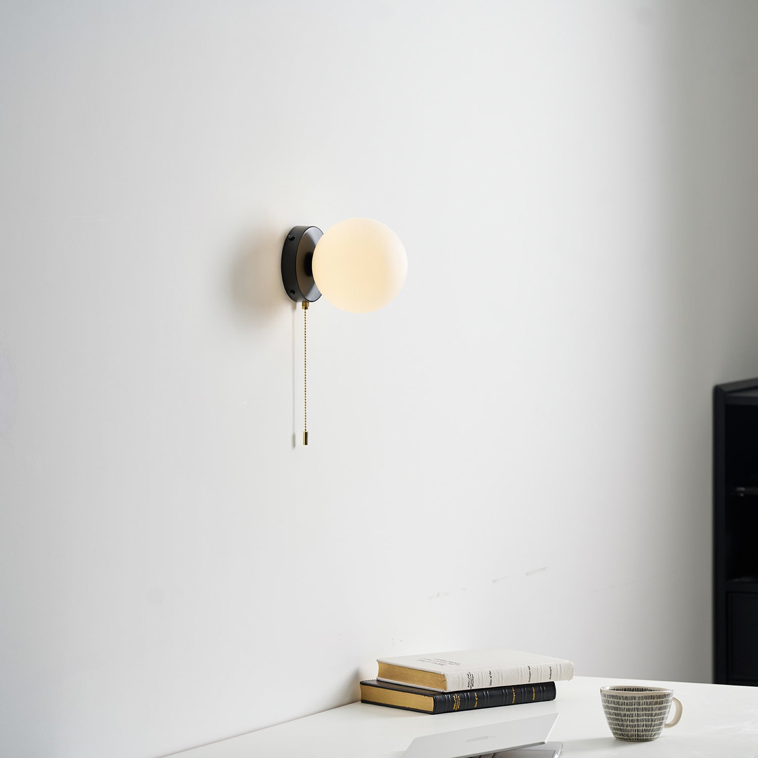 Glazen Wandlamp Scandinavisch Design met Ronde Bolkap Wit Glas G9 Fitting Compact & Modern Sfeervol voor Slaapkamer Hal | Sansoti