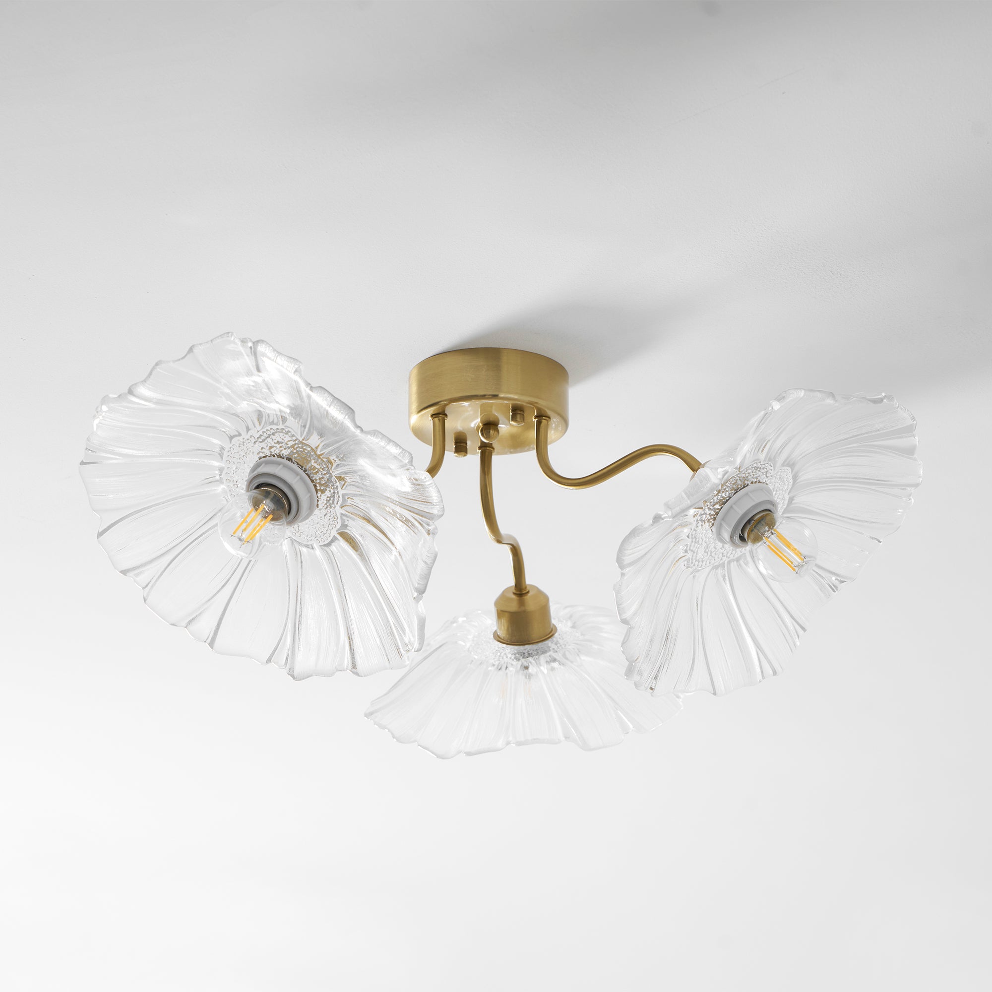 Glazen Plafondlamp met Bladmotief – 3, 5 of 6 Lichtpunten – Gouden Armatuur met Helder of Roze Matglas | Sansoti