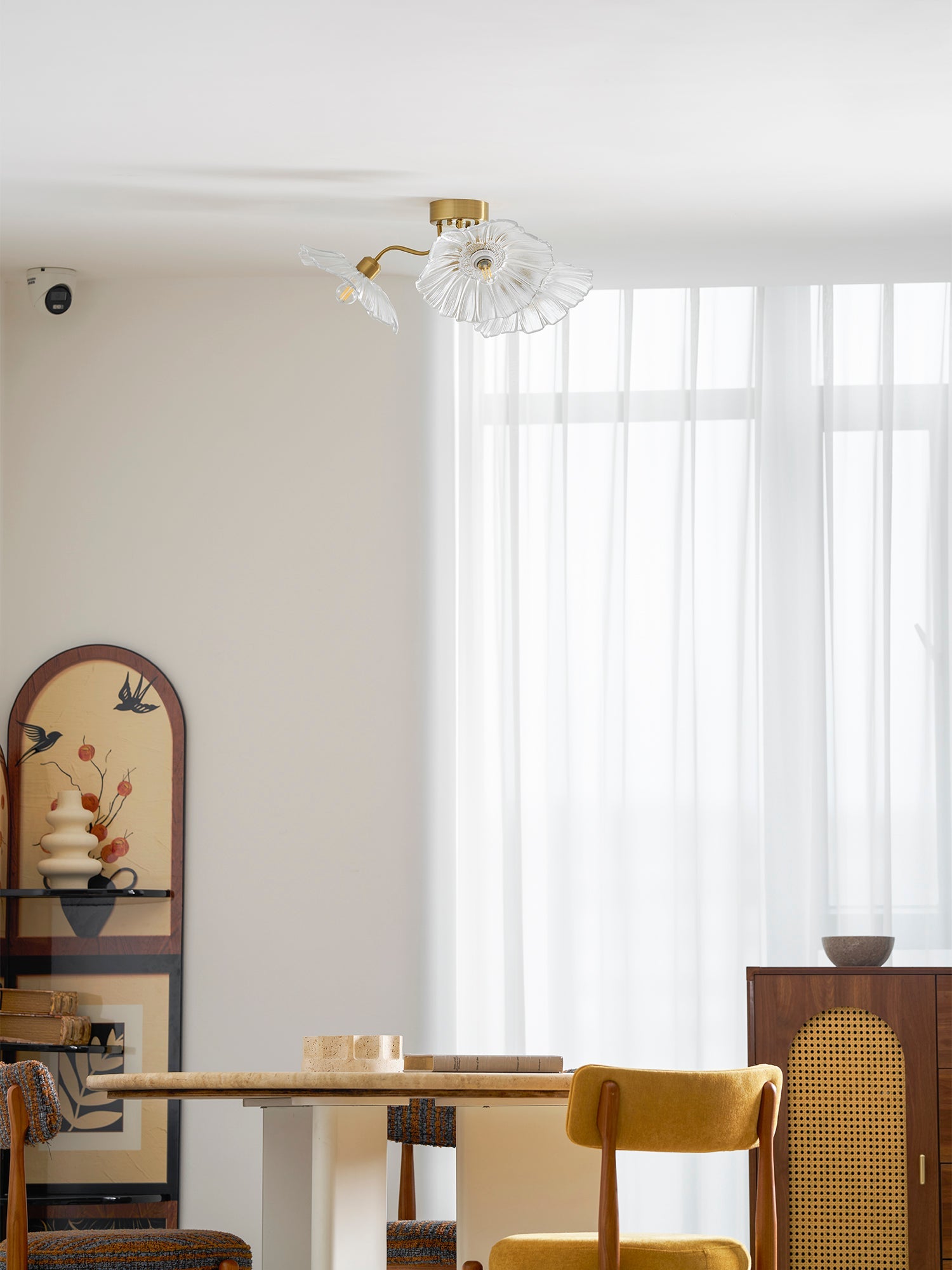 Glazen Plafondlamp met Bladmotief – 3, 5 of 6 Lichtpunten – Gouden Armatuur met Helder of Roze Matglas | Sansoti