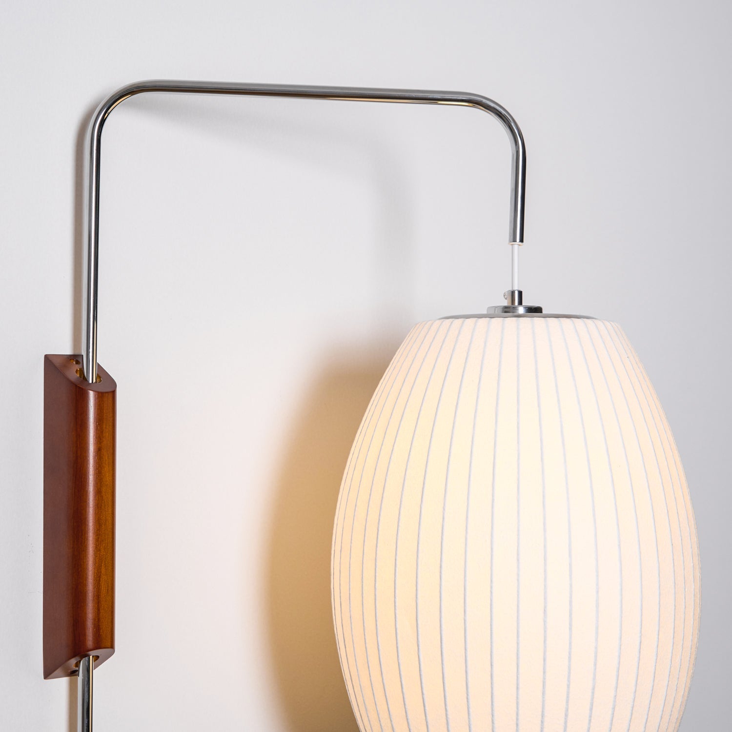 Wandlamp Zijden Kap Walnoot Metaal Wit Woonkamer Slaapkamer | Sansoti