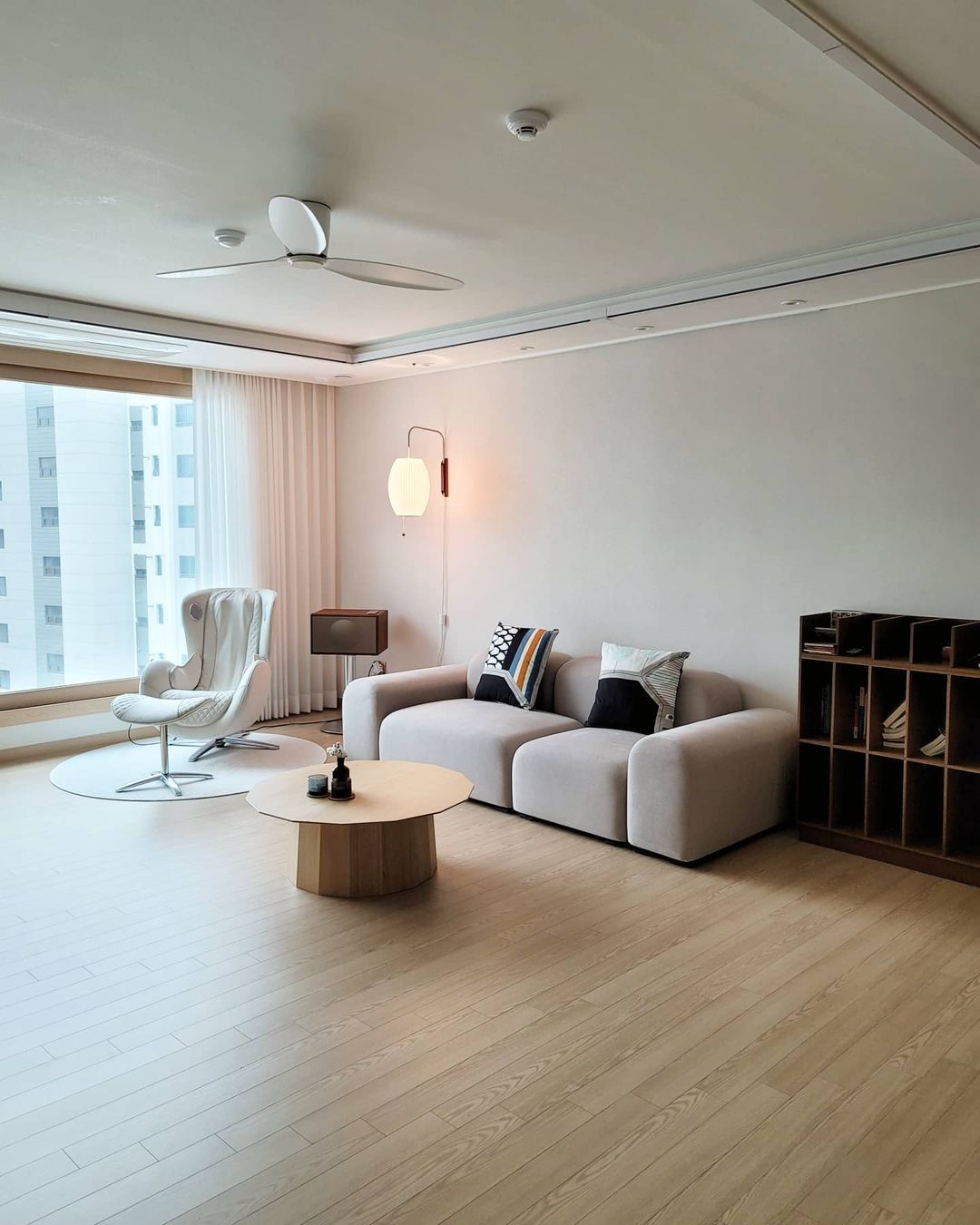 Wandlamp Zijden Kap Walnoot Metaal Wit Woonkamer Slaapkamer | Sansoti