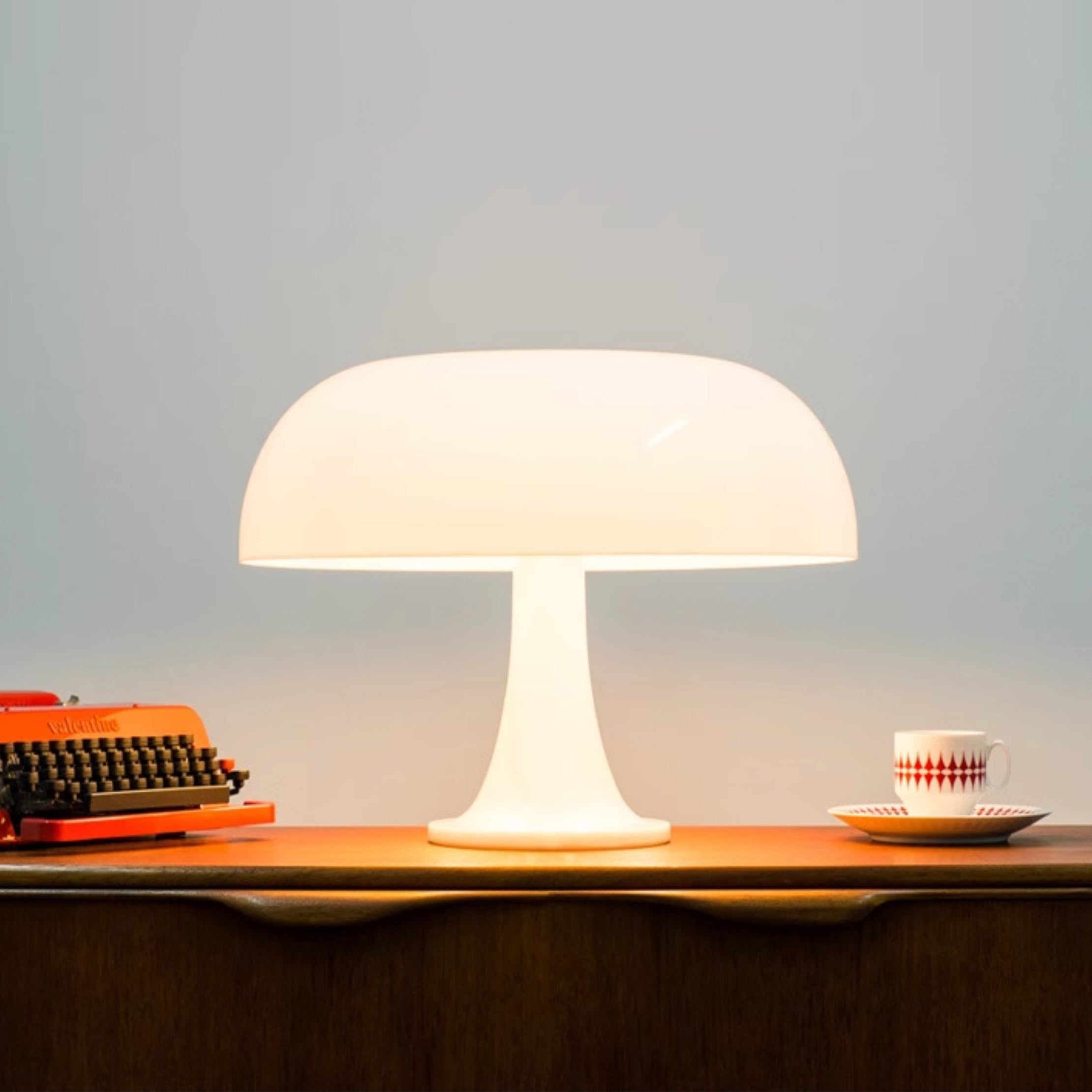 Paddenstoelvormige Tafellamp met 4 Lichtbronnen en Gedimde Retro Sfeer | Sansoti
