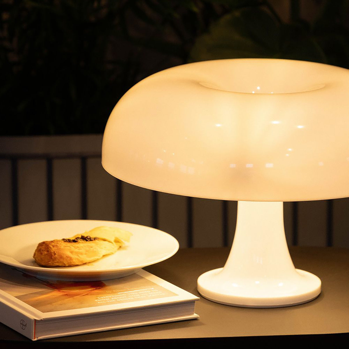 Paddenstoelvormige Tafellamp met 4 Lichtbronnen en Gedimde Retro Sfeer | Sansoti