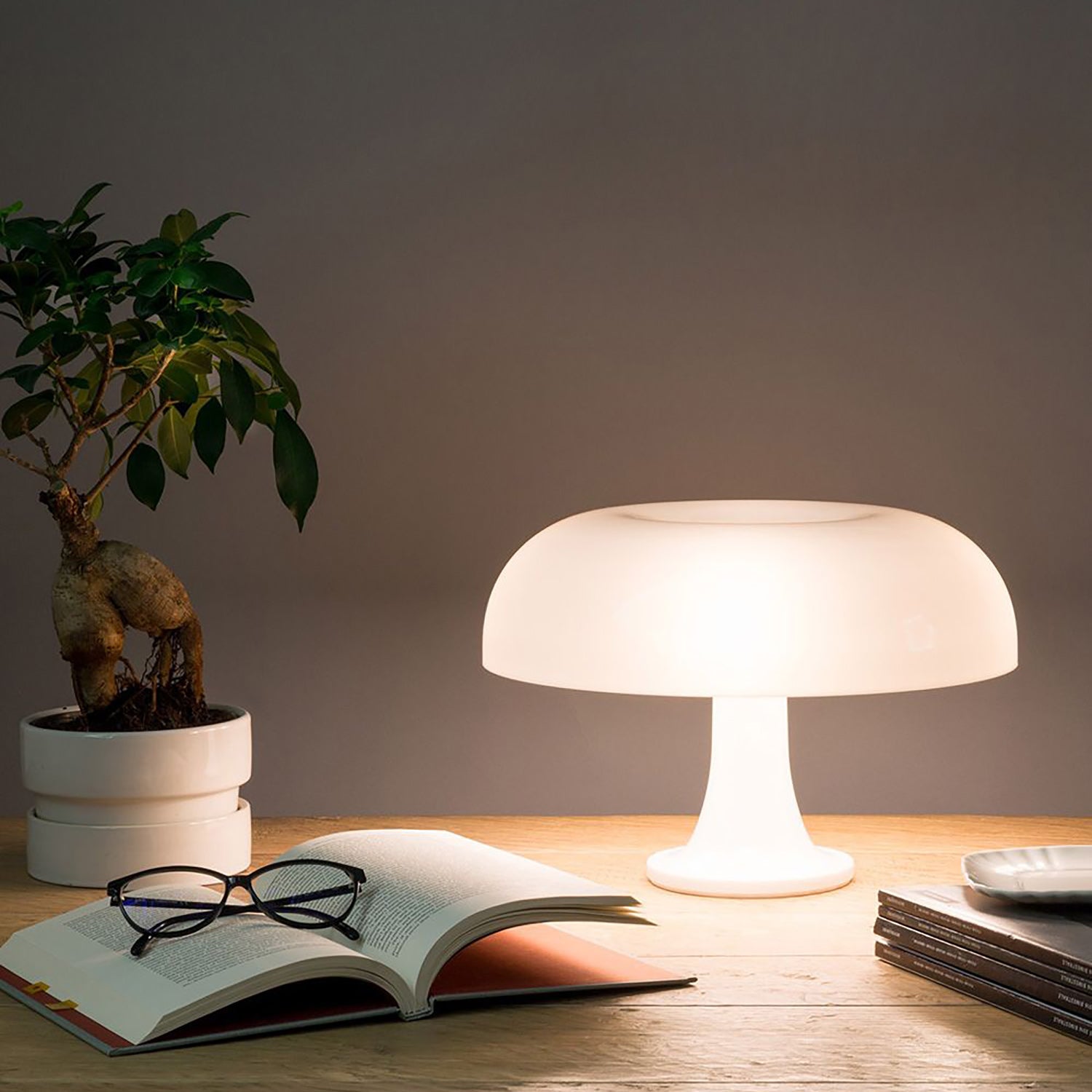 Paddenstoelvormige Tafellamp met 4 Lichtbronnen en Gedimde Retro Sfeer | Sansoti