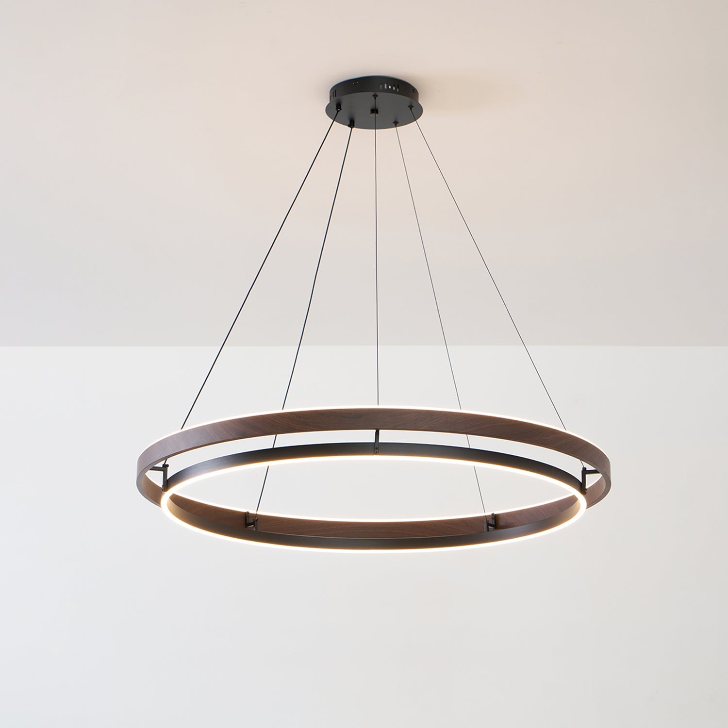 Moderne LED Hängeleuchte mit Ringen – Designer-Beleuchtung mit warmem Licht | Restfield