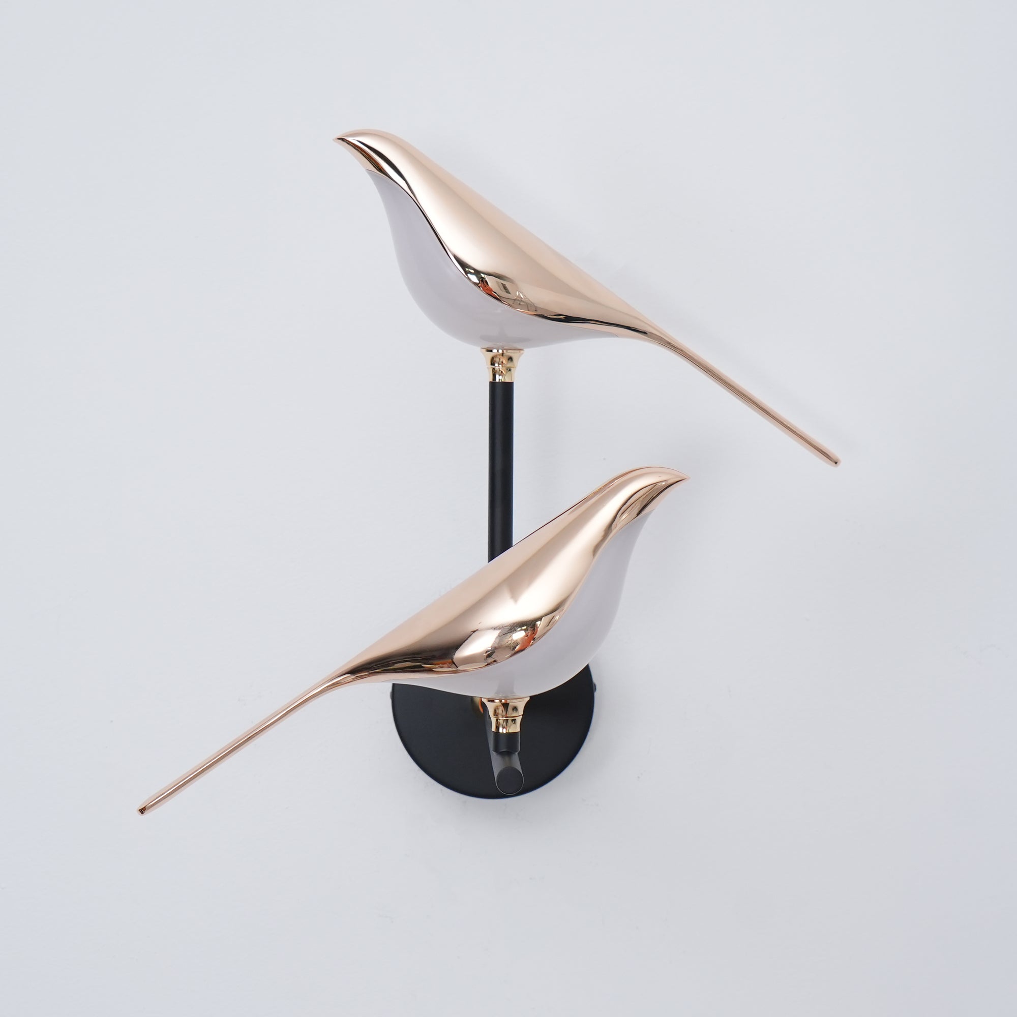 Wandlamp met Vogelmotief en Verstelbare Lamparmen – Zwart & Roségoud Design 1 of 2 Lichtpunten Magnetische Vogel Moderne Decoratieve Verlichting | Sansoti