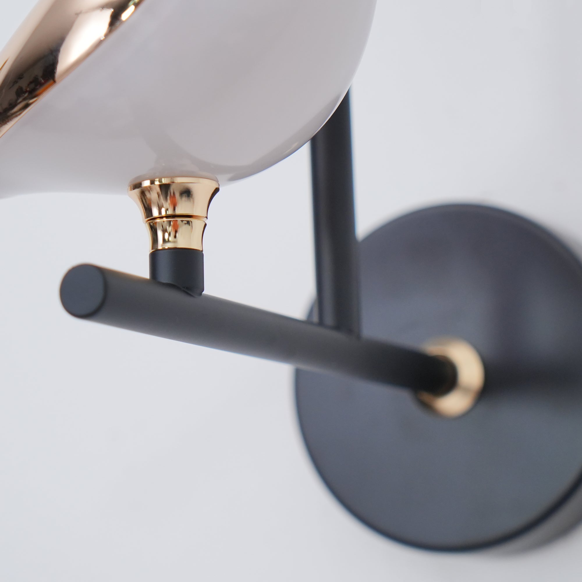 Wandlamp met Vogelmotief en Verstelbare Lamparmen – Zwart & Roségoud Design 1 of 2 Lichtpunten Magnetische Vogel Moderne Decoratieve Verlichting | Sansoti