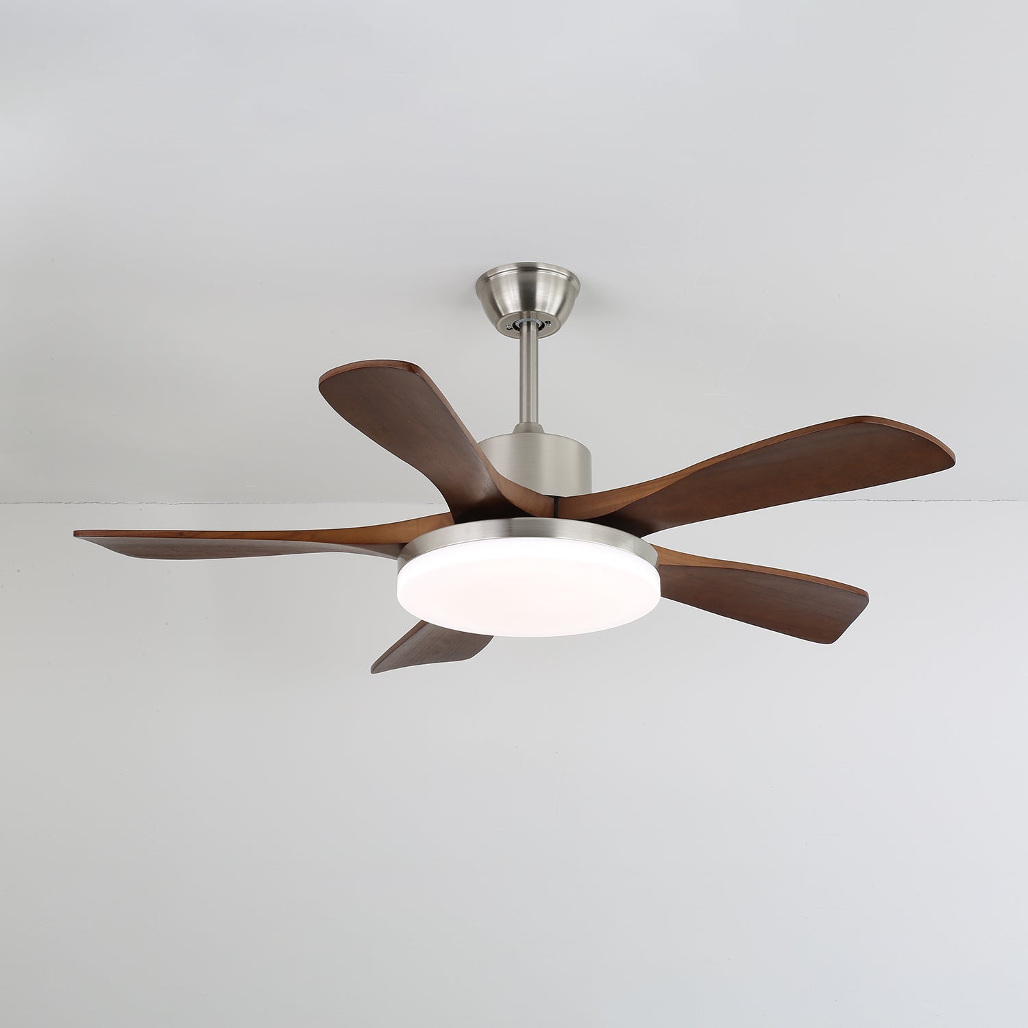 Plafondventilator met Verlichting Houten Bladen Metalen Frame 106/132cm Scandinavisch Design 6 Snelheden Afstandsbediening | Sansoti
