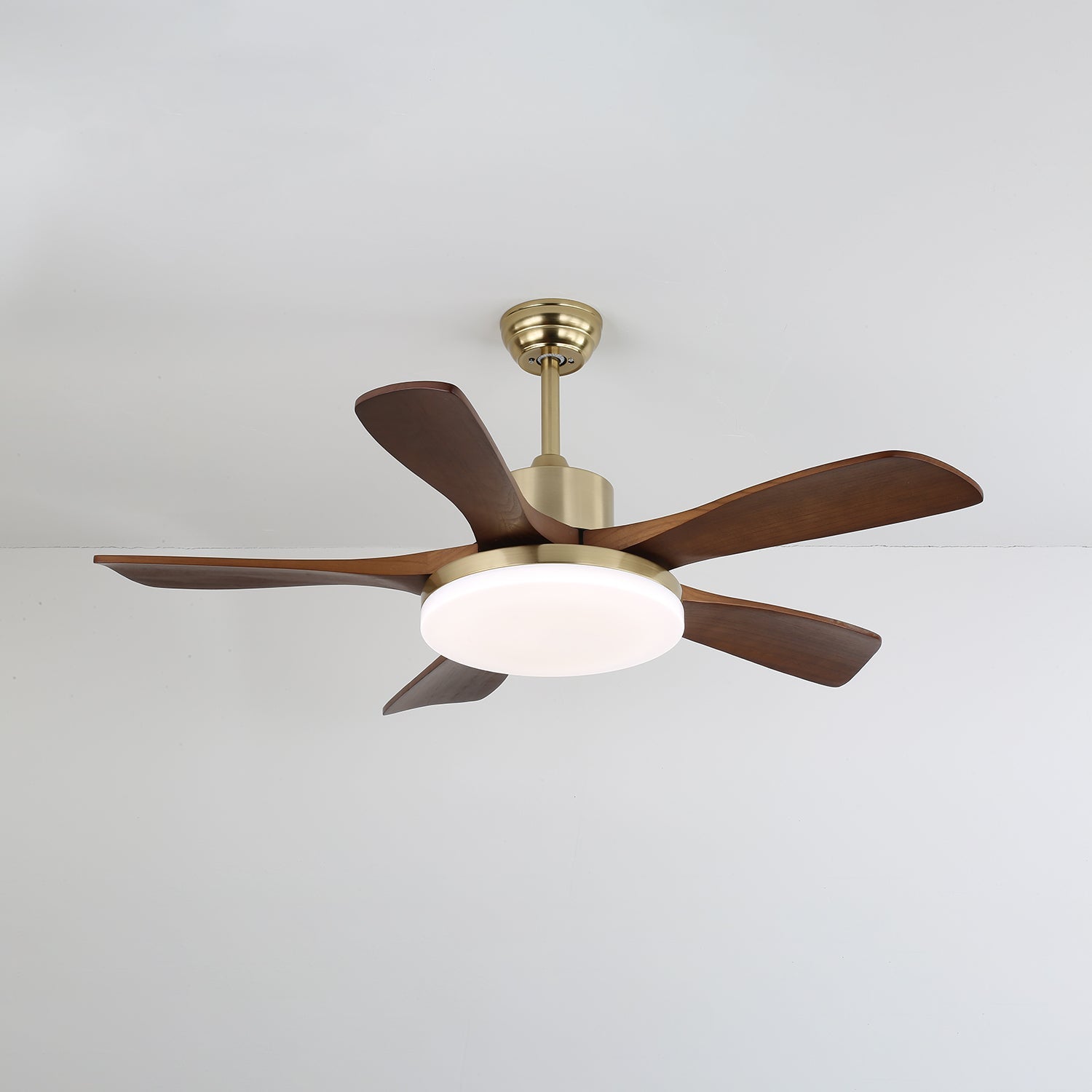 Plafondventilator met Verlichting Houten Bladen Metalen Frame 106/132cm Scandinavisch Design 6 Snelheden Afstandsbediening | Sansoti