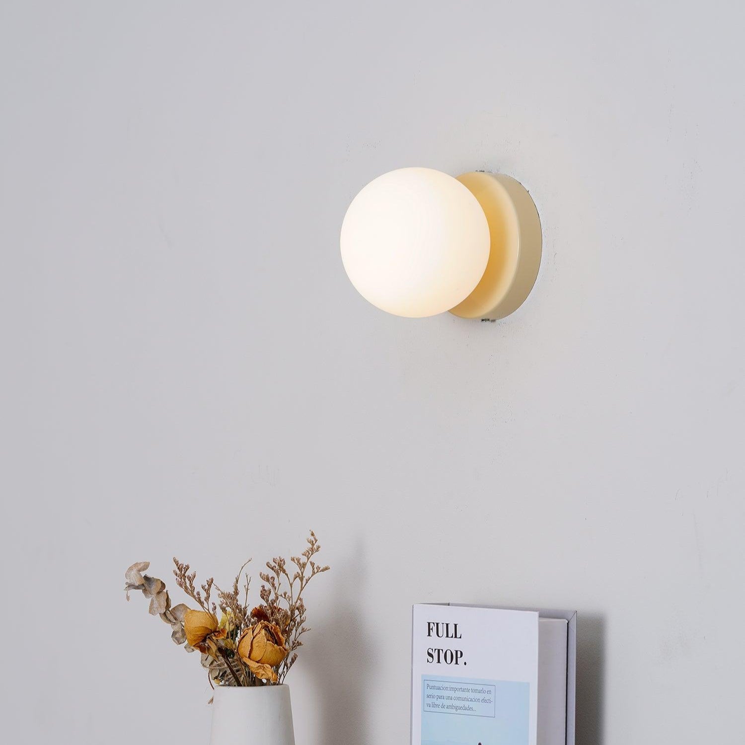 Nuvol Wandlamp — Metalen Wandspot met Glazen Bol ø12cm — Compacte Wandverlichting in 5 Kleuren | Sansoti