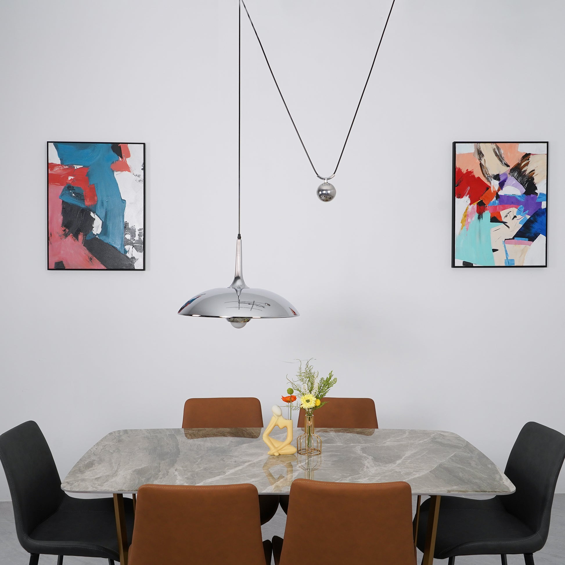 Verstelbare Hanglamp Onos – Hoogte-instelbaar met Tegengewichtbal – Chroom of Goud Metaal – Vintage 1970s Design – Retro Pendelverlichting voor Eettafel en Keukeneiland | Sansoti