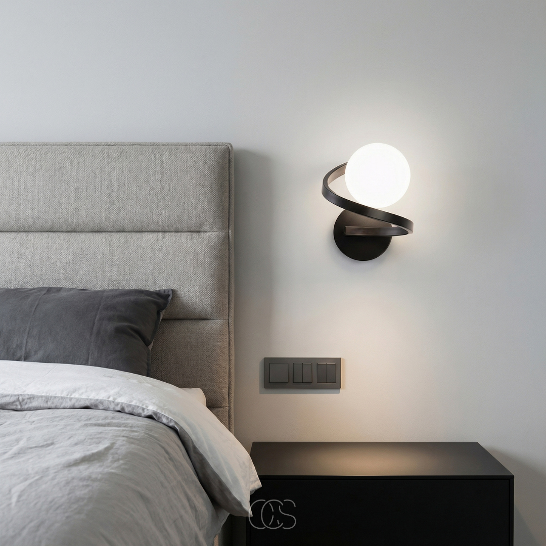 Wandlamp Matglas met Metalen Ring Zwart Spatwaterdicht IP44 Modern Design voor Hal Slaapkamer en Badkamer | Sansoti