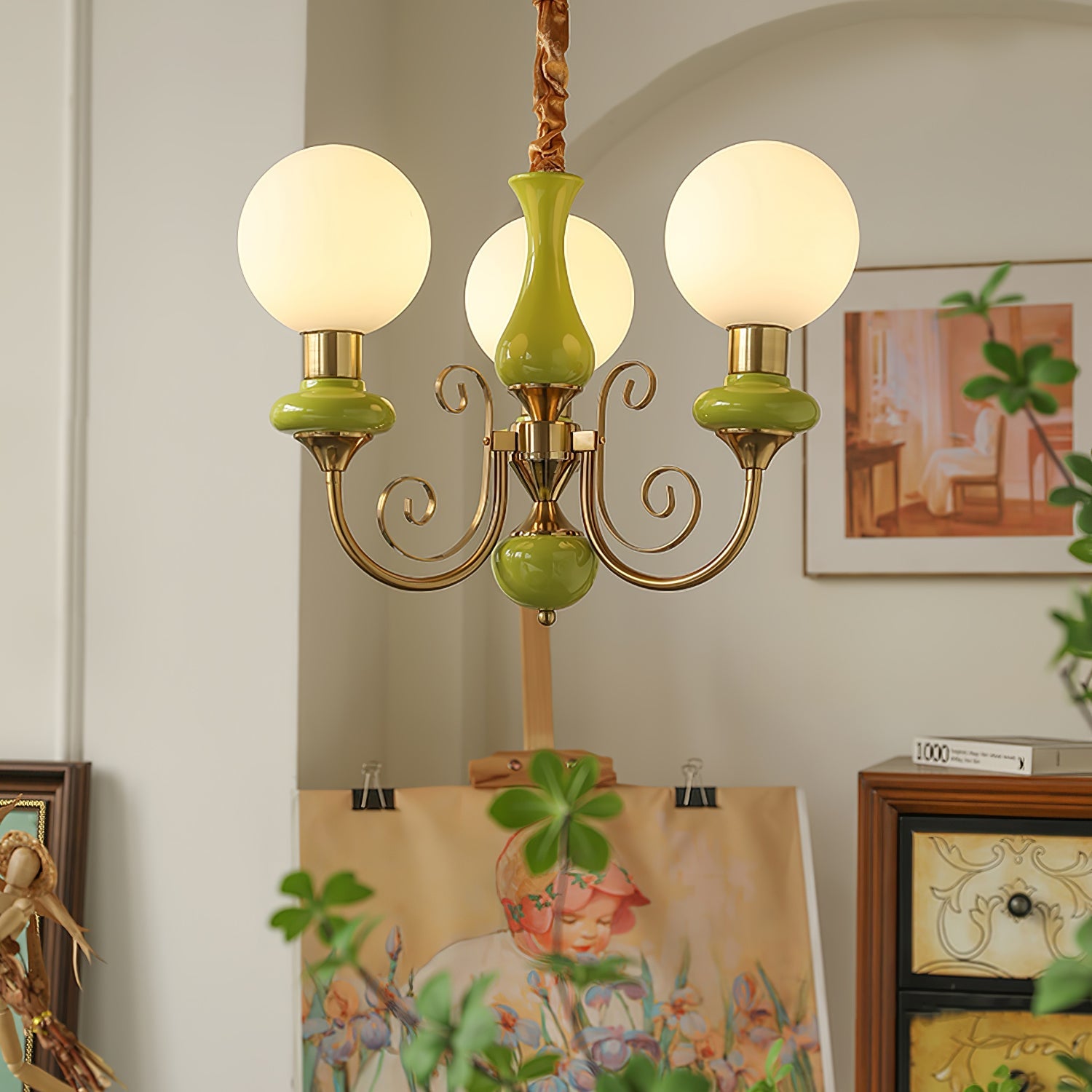 Kroonluchter met Groene Glazen Kappen en Gouden of Zwarte Afwerking – Luxe Hanglamp in 3, 5 of 8 Lichtpunten | Sansoti