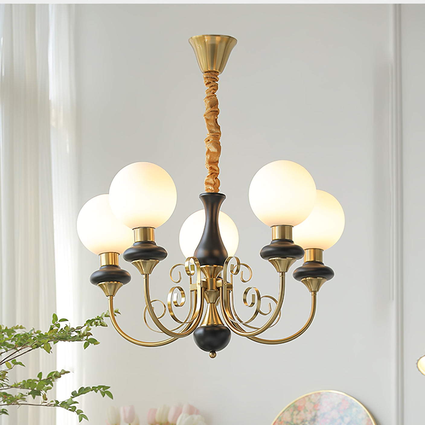 Kroonluchter met Groene Glazen Kappen en Gouden of Zwarte Afwerking – Luxe Hanglamp in 3, 5 of 8 Lichtpunten | Sansoti